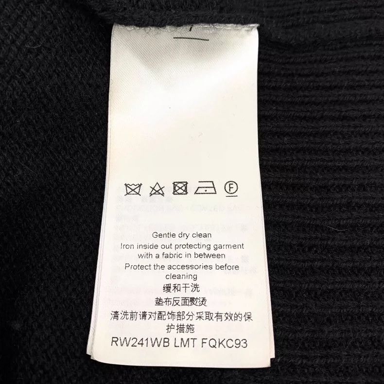 Louis Vuitton Louis Vuitton Black heavy jewel button cashmere V-neck lon Size S / US 4 / IT 40 - 6 Thumbnail