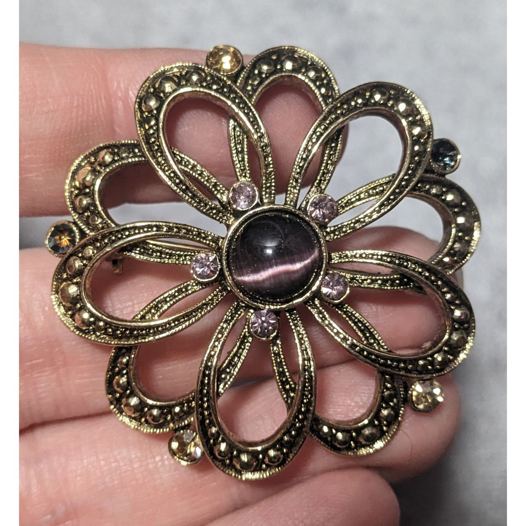 Other Vintage Whimsical Gold Tone Purple Gemmed Flower Brooch Size ONE SIZE - 7 Thumbnail