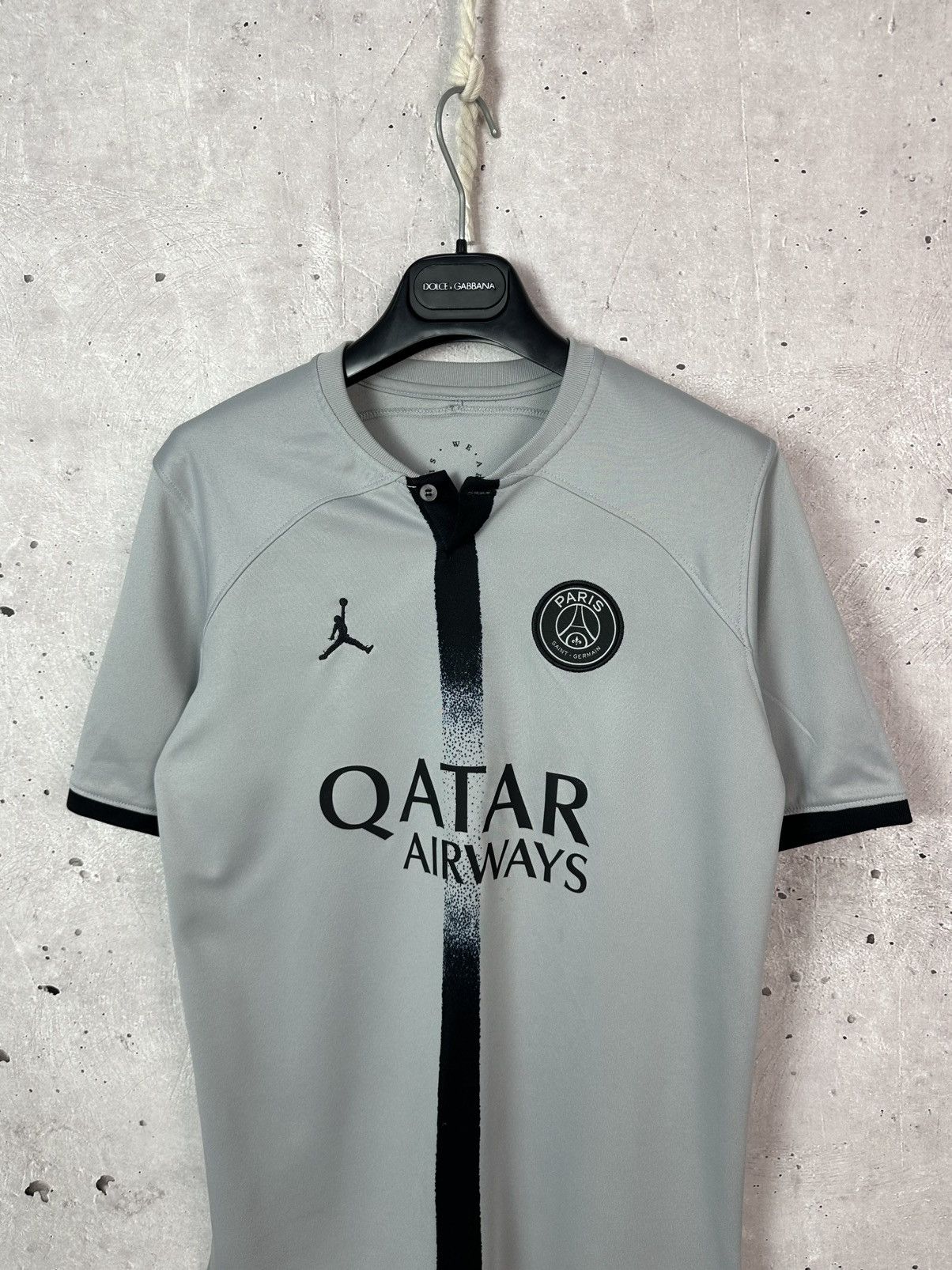 Jordan Brand Jordan PSG Paris Saint-Germain Grey Soccer Jersey Size US S / EU 44-46 / 1 - 2 Thumbnail