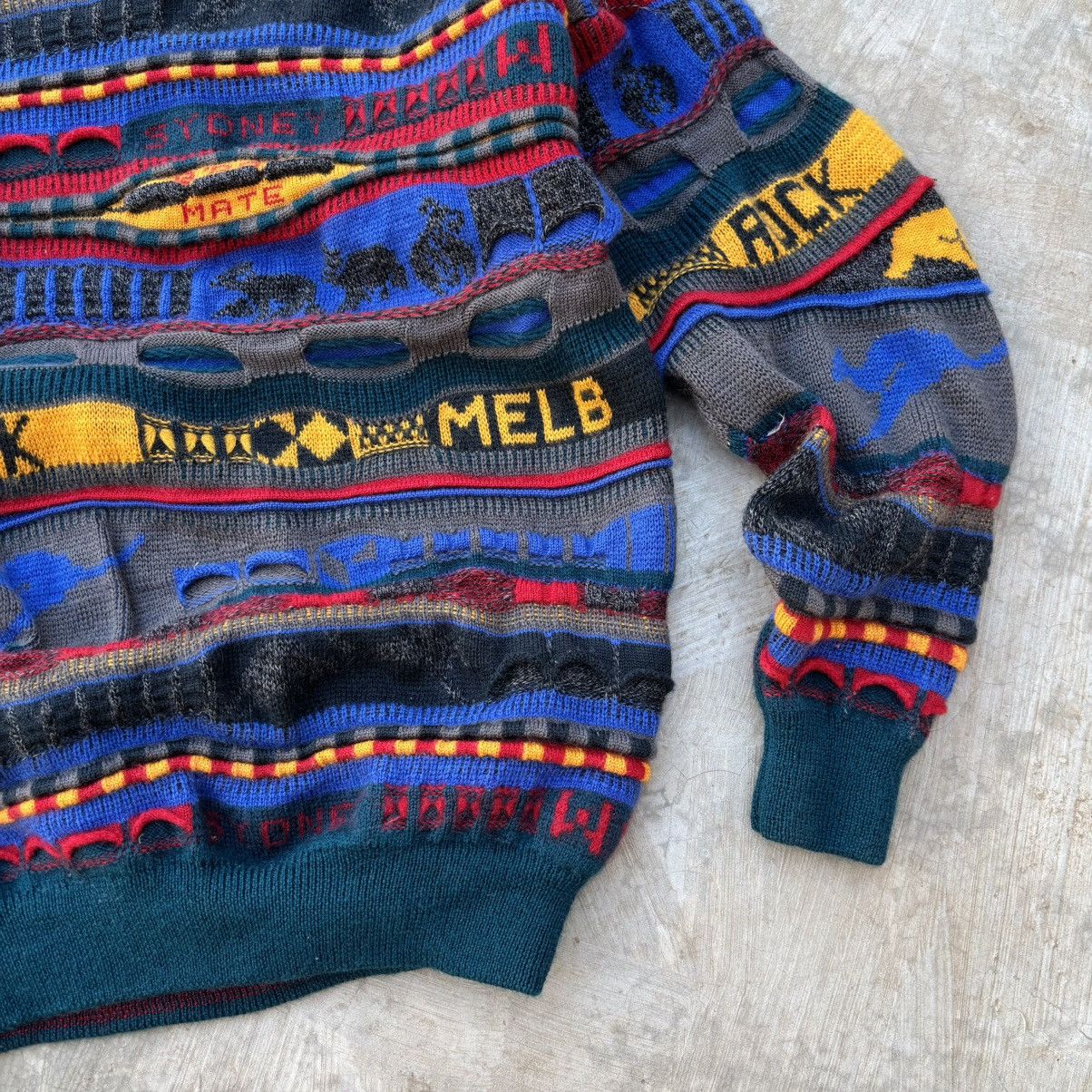Coogi Vintage 90s Coogi 3D Knitwear Sweater Size US S / EU 44-46 / 1 - 9 Thumbnail