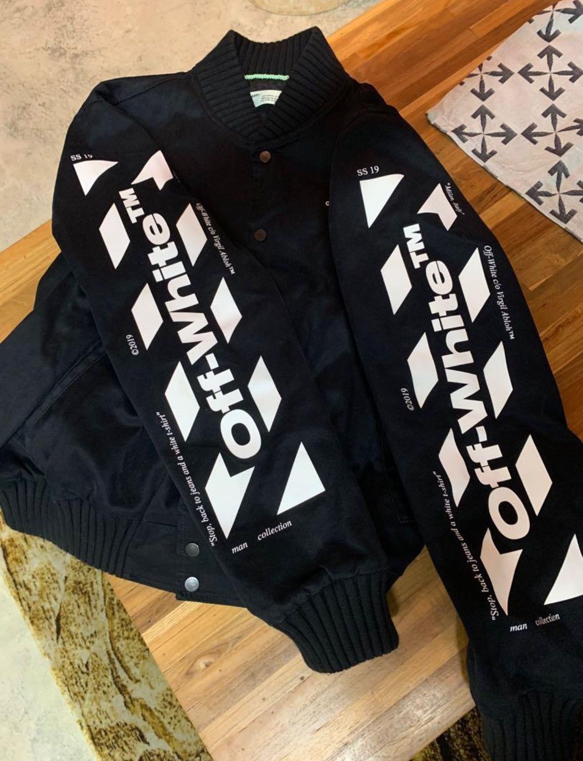 Off-White Off-White Arrow Logo Bomber Jacket Size US XL / EU 56 / 4 - 3 Thumbnail