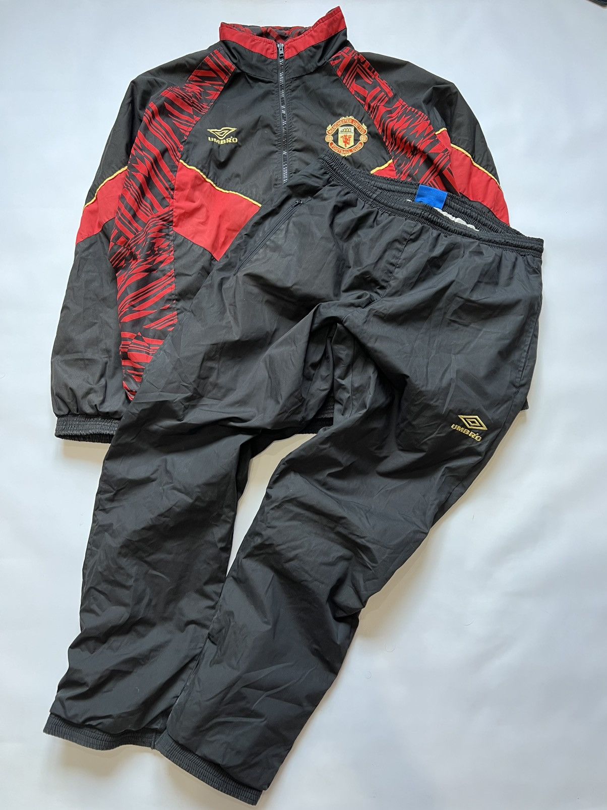 Umbro Vintage 1992 1994 Umbro Manchester United Suit Track Pants Size US XL / EU 56 / 4 - 1 Thumbnail
