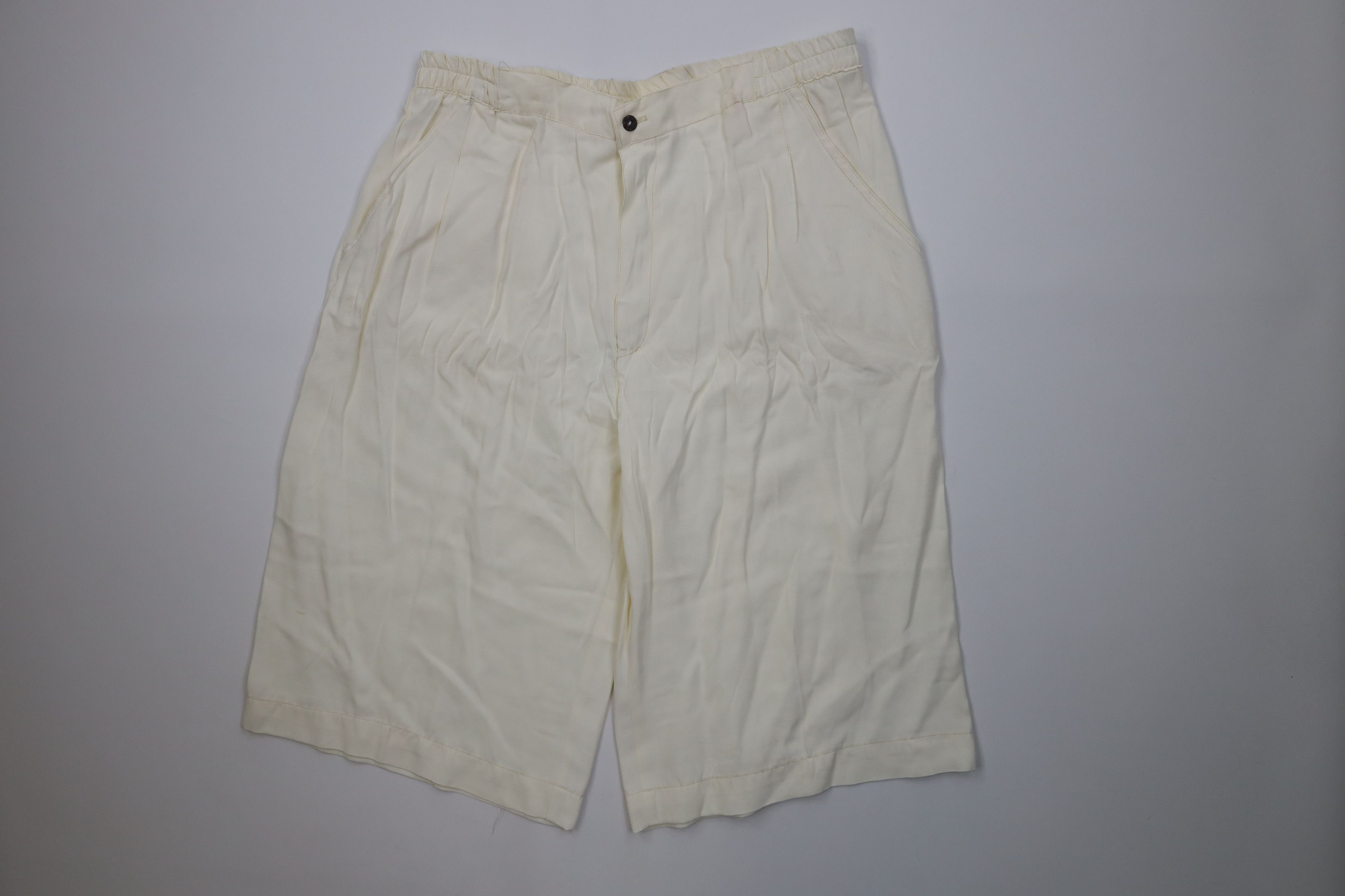 Vintage Vintage 90s Streetwear Gabardine Knit Baggy Shorts Cream USA Size US 36 / EU 52 - 1 Thumbnail