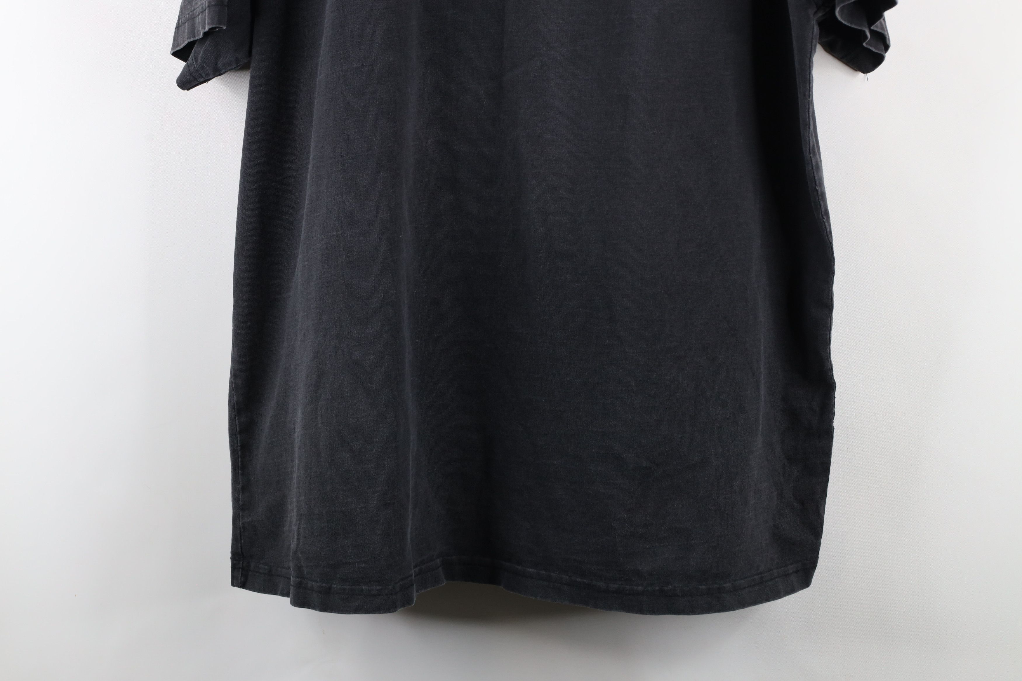 Vintage Vintage 90s Streetwear Out Toronto Heavyweight T-Shirt Black Size US L / EU 52-54 / 3 - 9 Thumbnail