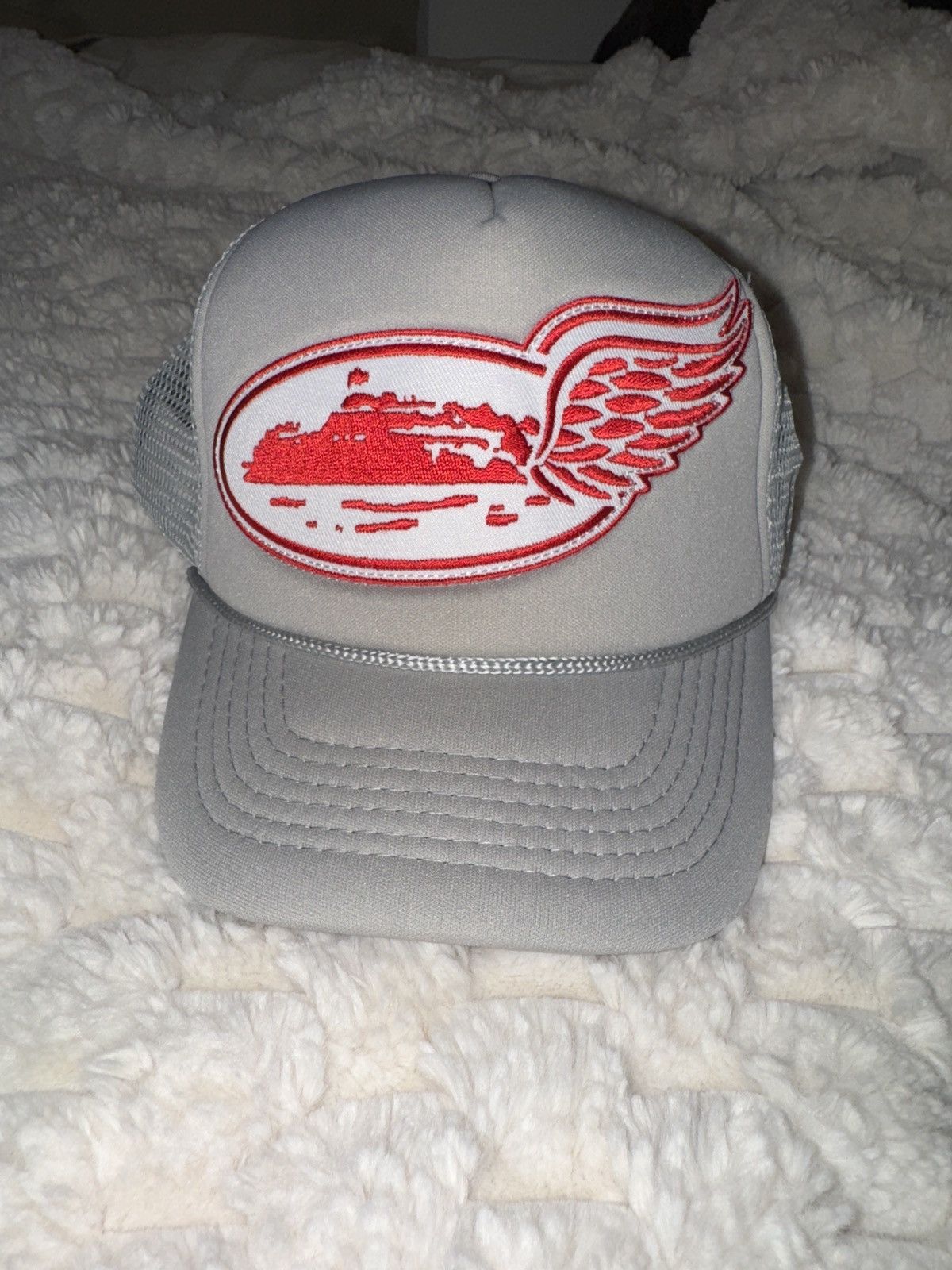 Corteiz Corteiz Alcatraz Wings Gray Trucker Hat Size ONE SIZE - 1 Thumbnail