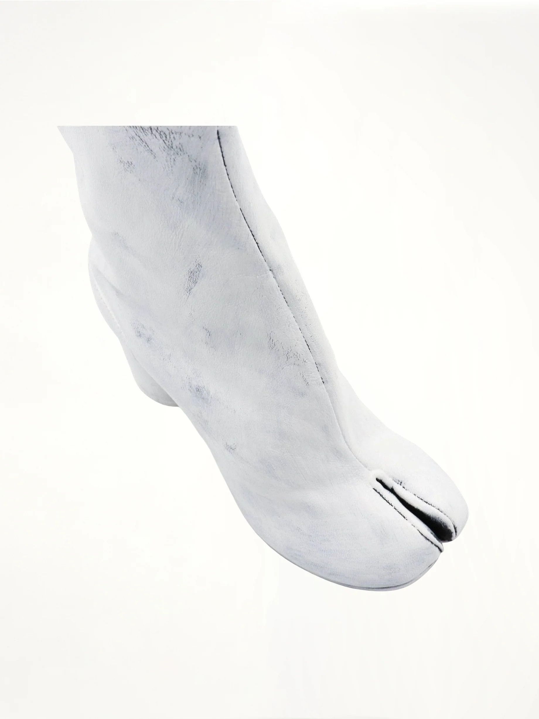 Maison Margiela o1w1db11225 Tabi Bianchetto Ankle Boots in White Size US 6 / IT 36 - 4 Thumbnail