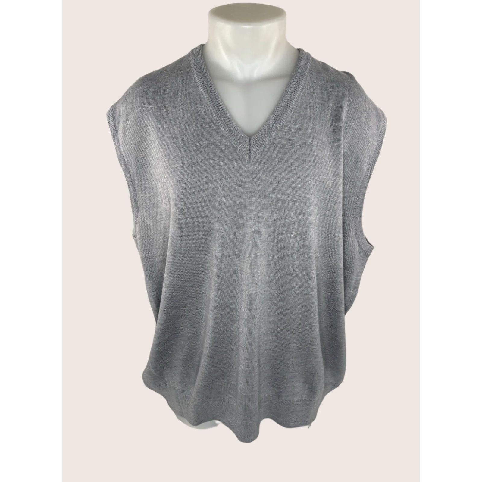 Vintage GIONFRIDDO Sweater Vest 4XL Merino Wool Blend V-Neck Men Gray Italy Knit Wool Vest Mens 4XL Size US XXL / EU 58 / 5 - 1 Thumbnail