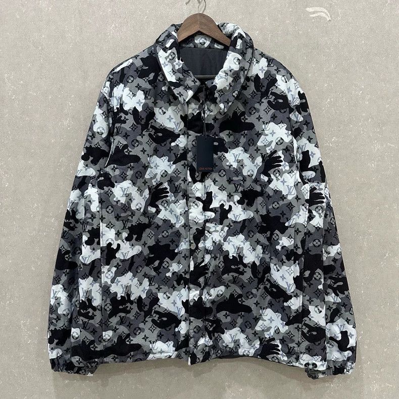Louis Vuitton Louis Vuitton Black and White Camo Reversible Coat Size US XXL / EU 58 / 5 - 1 Thumbnail