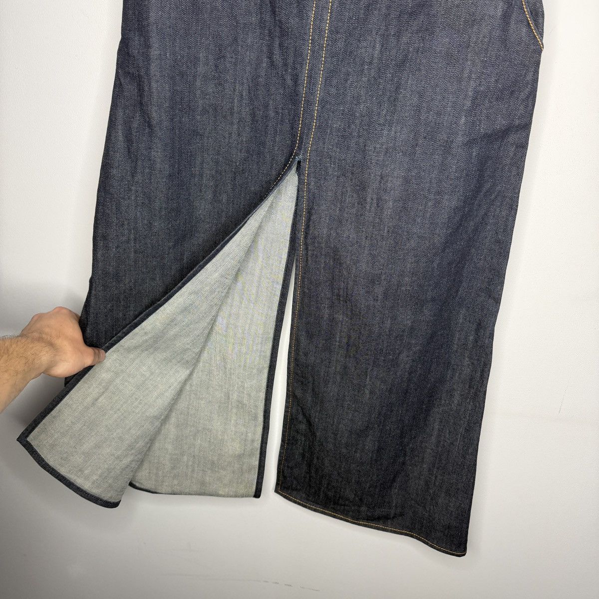 Louis Vuitton Louis Vuitton Navy Denim Skirt Size 26" / US 2 / IT 38 - 4 Thumbnail