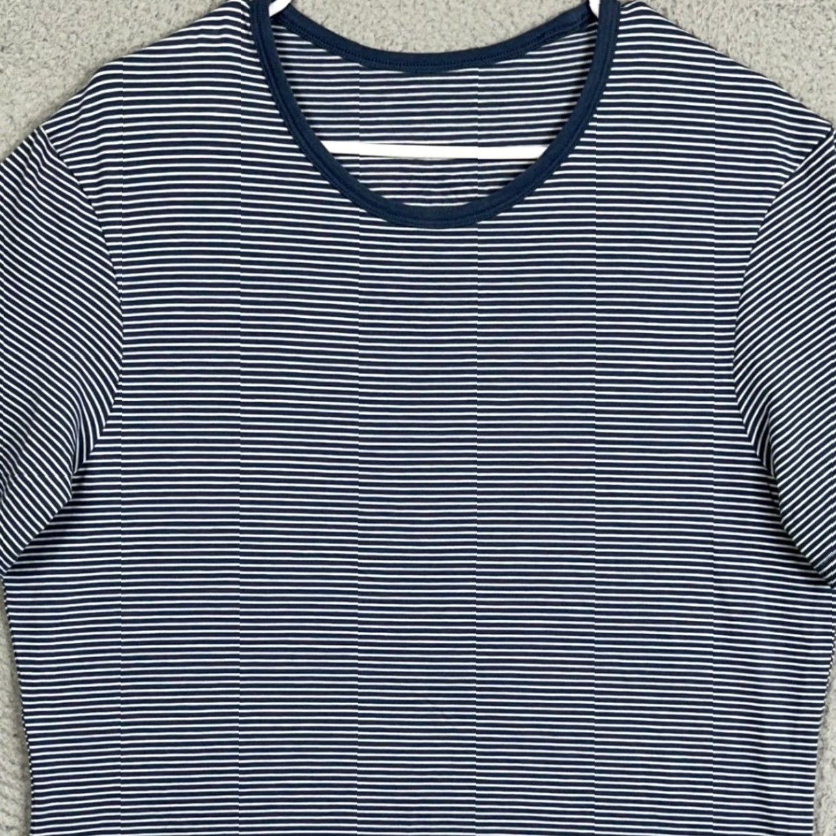 Lululemon Lululemon T-Shirt Mens M Blue White Striped Crew Neck Short Sleeve Logo Athletic Tee Size US M / EU 48-50 / 2 - 2 Thumbnail