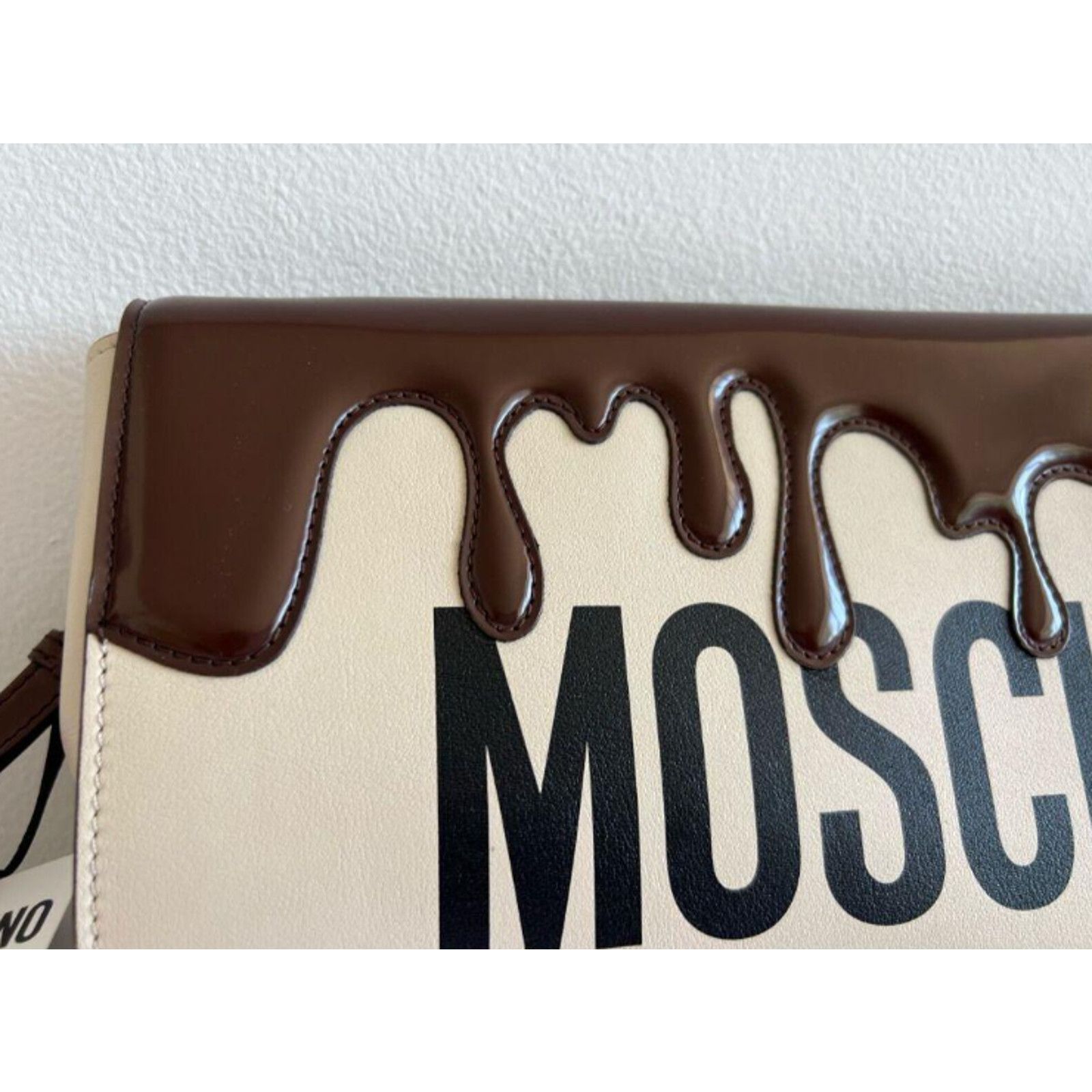 Moschino SS22 MOSCHINO Couture Chocolate Dripping Wristlet Handbag Size ONE SIZE - 6 Thumbnail