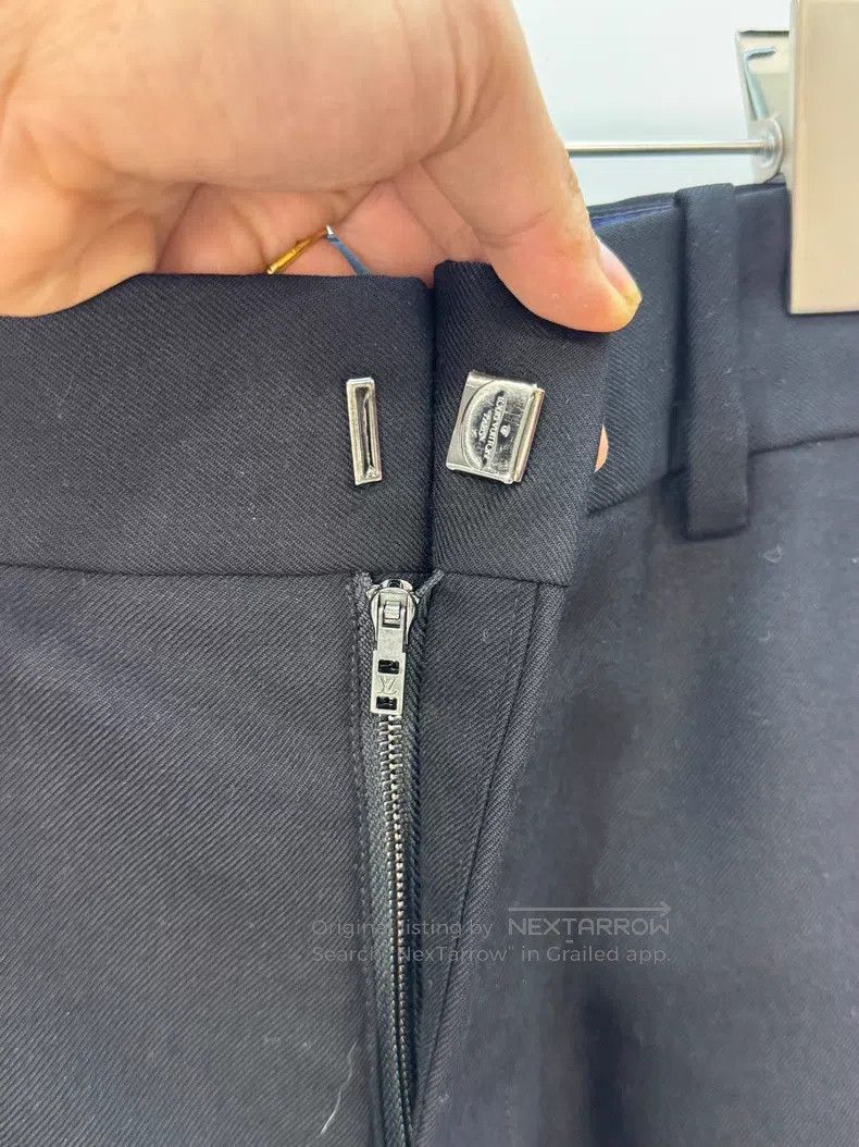 Louis Vuitton Louis Vuitton Solid color cargo shorts with metallic pocke Size 32" / US 10 / IT 46 - 5 Thumbnail