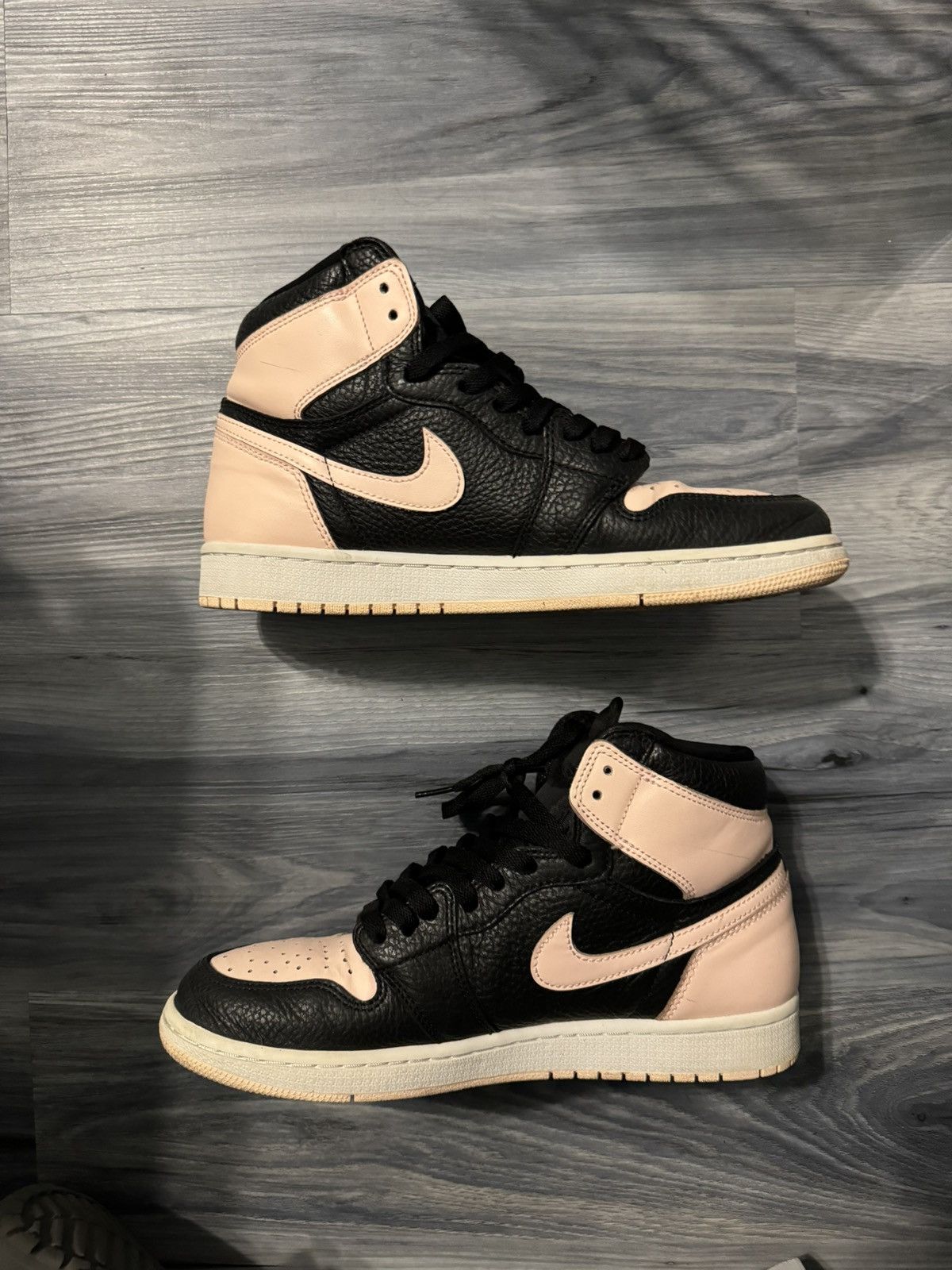 Jordan Brand Jordan 1 crimson tint Size US 9.5 / EU 42-43 - 3 Thumbnail