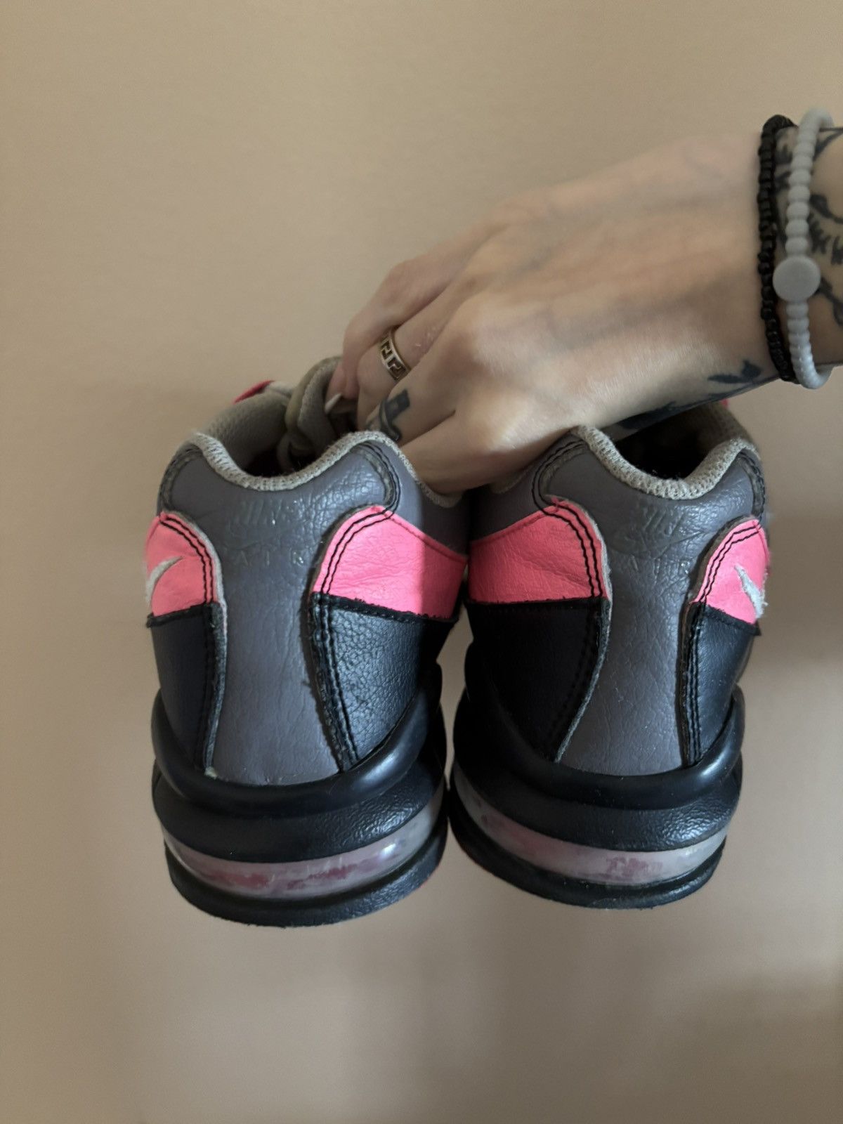 Nike Nike Air Max 95 GS 'Black Pink Blast' Size US 5.5 / IT 35.5 - 4 Thumbnail