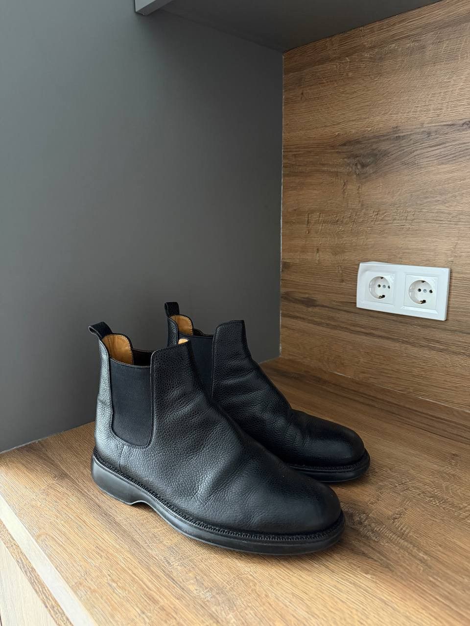 Armani Giorgio Armani Chelsea Leather Boots Size US 9 / EU 42 - 1 Thumbnail