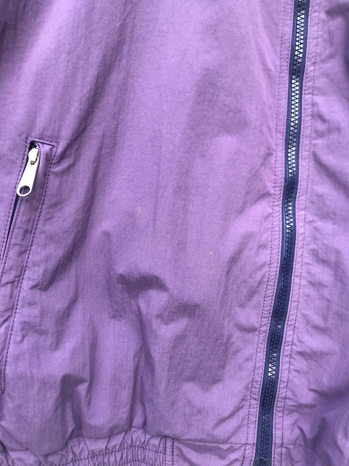 The North Face The North Face Big Logo Windbreaker Streetwear Jacket24”X24” Size US L / EU 52-54 / 3 - 5 Thumbnail