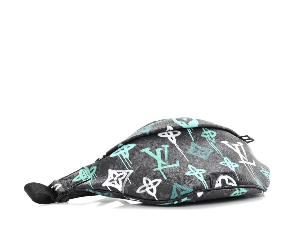 Louis Vuitton Louis Vuitton Discovery Bumbag Graffiti Size ONE SIZE - 6 Thumbnail