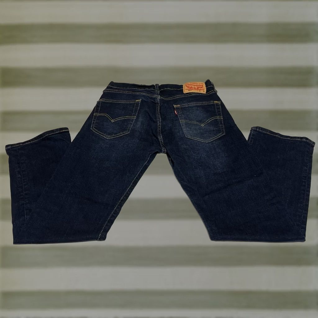Levi's Levi's 501 Jeans Mens 30x30 30x29 Blue Denim Button Fly Straight Leg Regular Rise 80s 90s Music USA USA Leather patch? Size US 30 / EU 46 - 1 Thumbnail