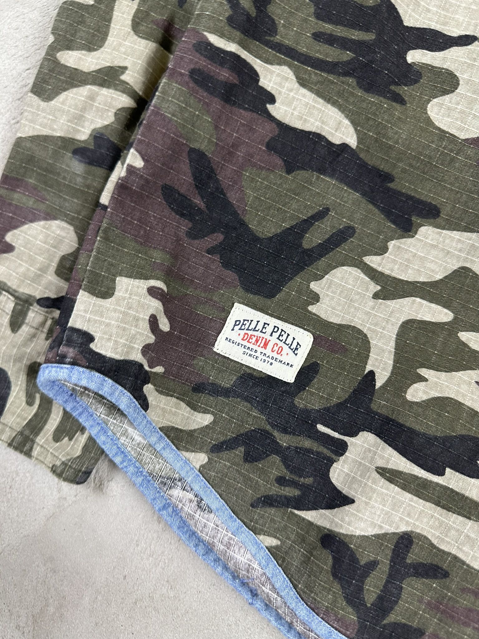Pelle Pelle Vintage Y2k Pelle Pelle Camo Miitary Button Up Shirt Size US L / EU 52-54 / 3 - 8 Thumbnail