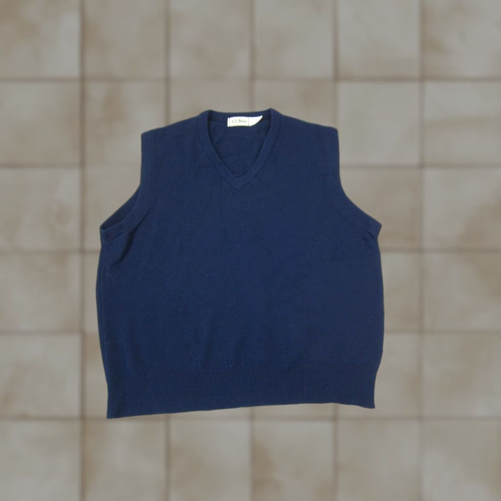 Vintage VINTAGE L.L. Bean Vest Sweater Mens L Blue Wool V-Neck Scotland 80s Size US L / EU 52-54 / 3 - 1 Thumbnail