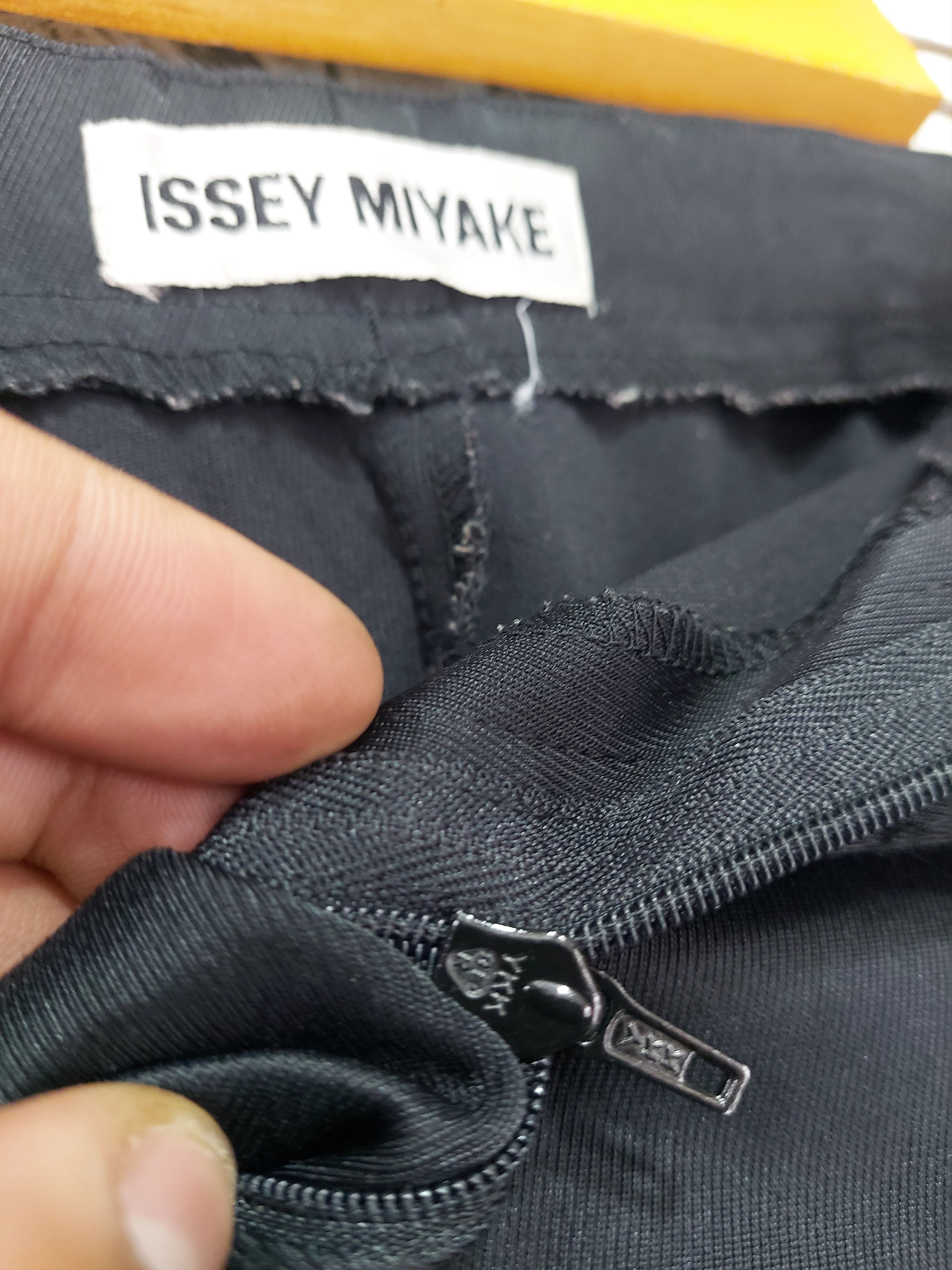 Issey Miyake 90'S ISSEY MIYAKE MAINLINE STRAIGHT TROUSER PANTS Size 28" / US 6 / IT 42 - 3 Thumbnail