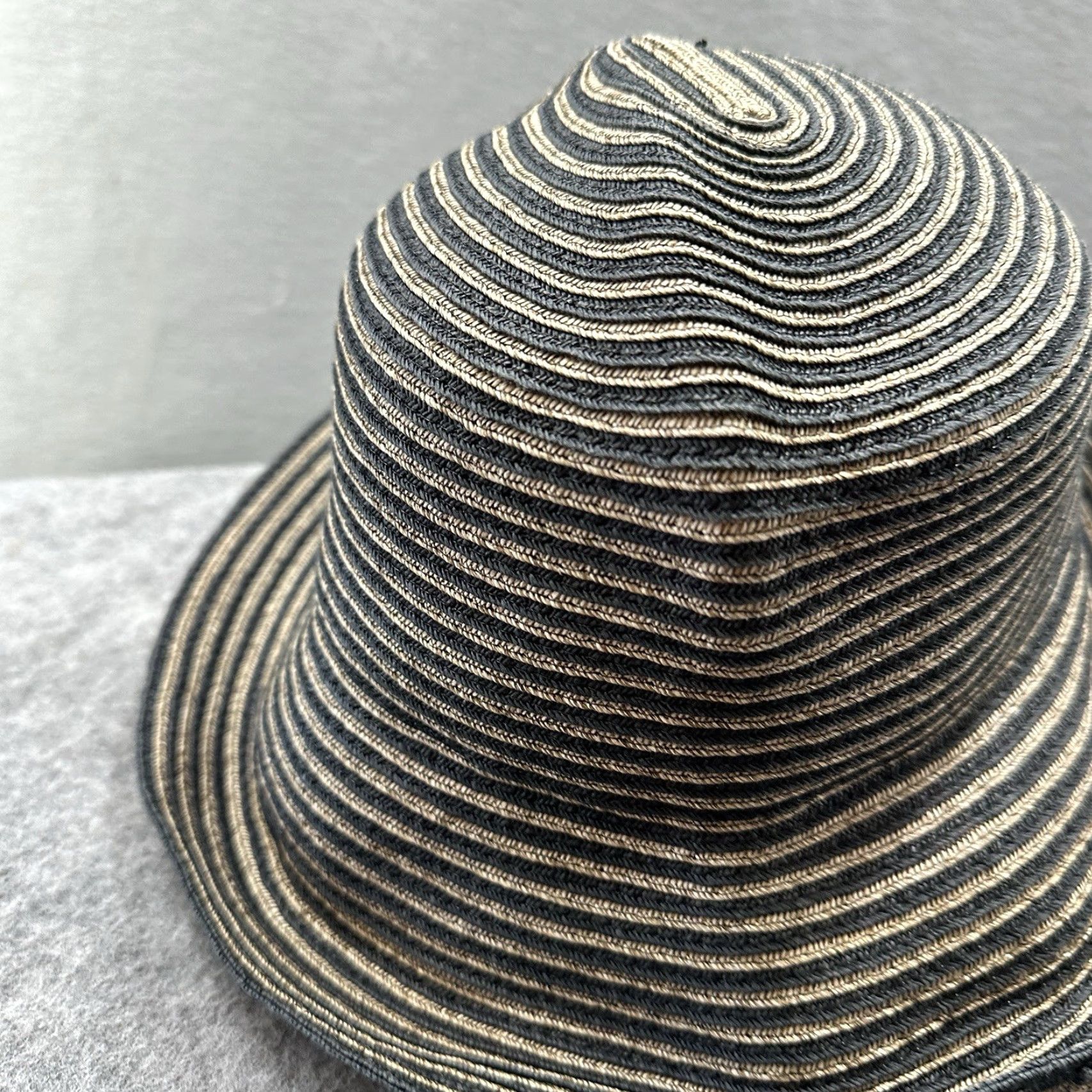Eric Javits Packable Squishee Bucket Hat Women One Size Brown Travel Packable Hat 90s?