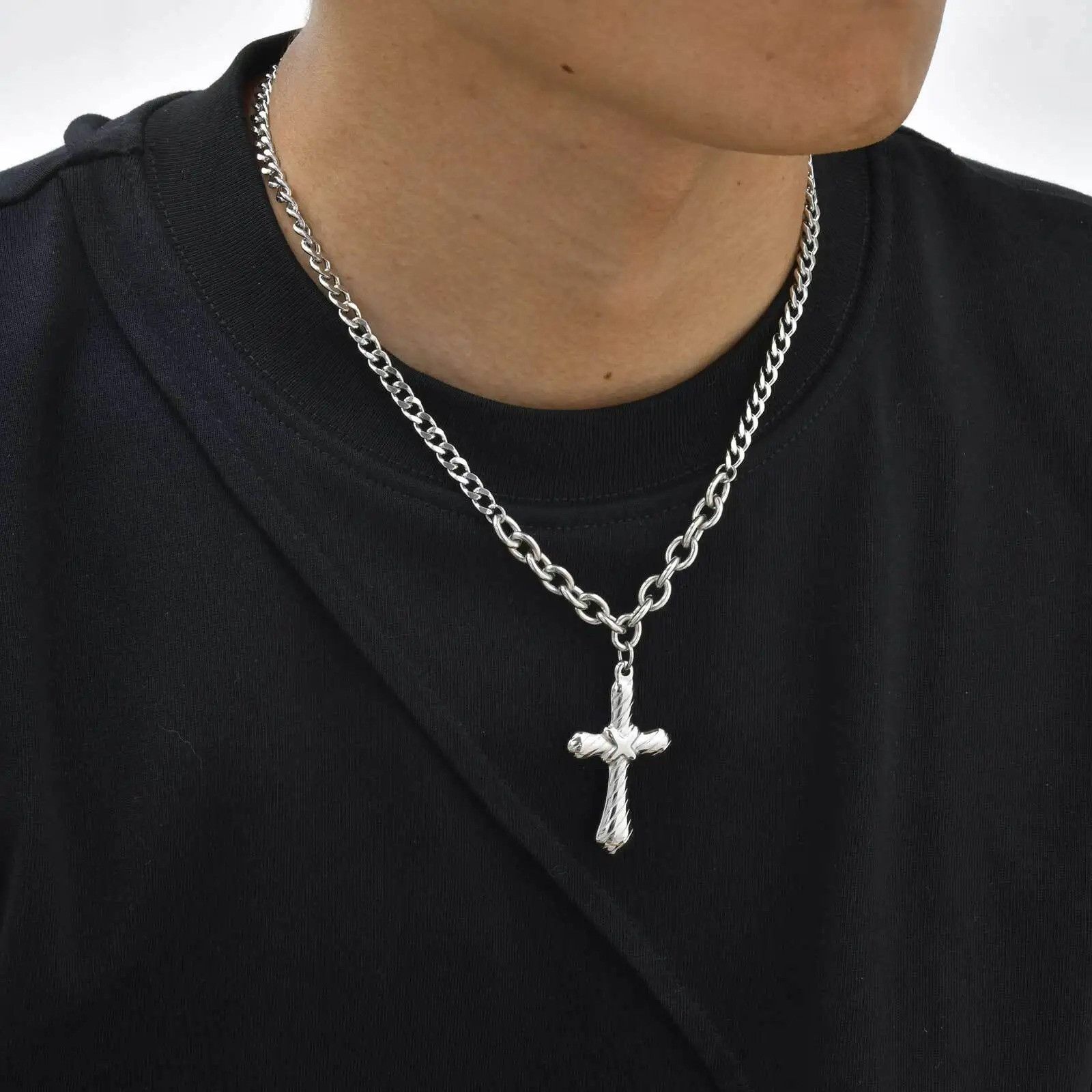 Jewelry Cross Pendant Necklace Size ONE SIZE - 1 Preview