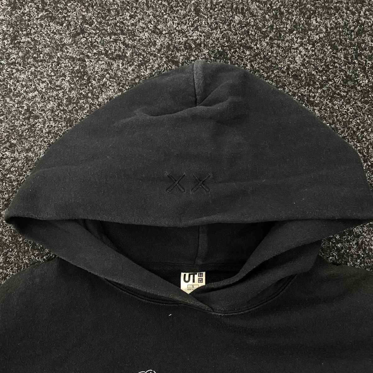 Kaws KAWS X UNIQLO VINTAGE HOODIE Size S / US 4 / IT 40 - 3 Thumbnail
