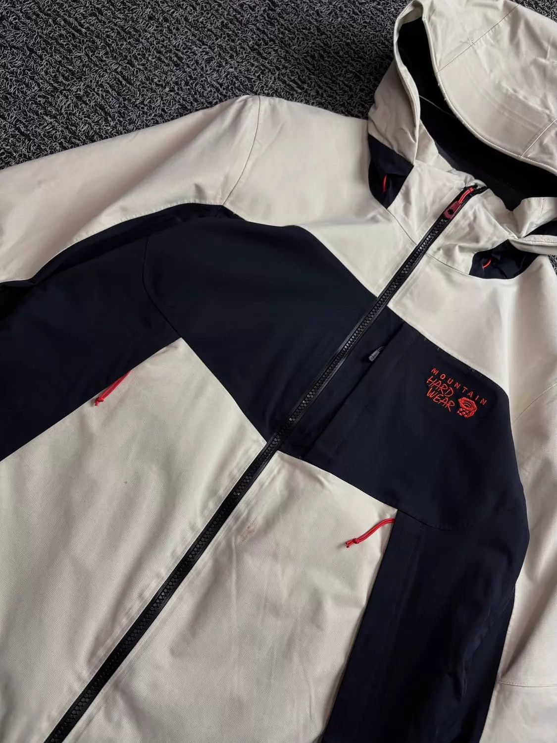Mountain Hardwear mountain hardwear vintage tech jacket blk/wht/orange Size US S / EU 44-46 / 1 - 2 Thumbnail