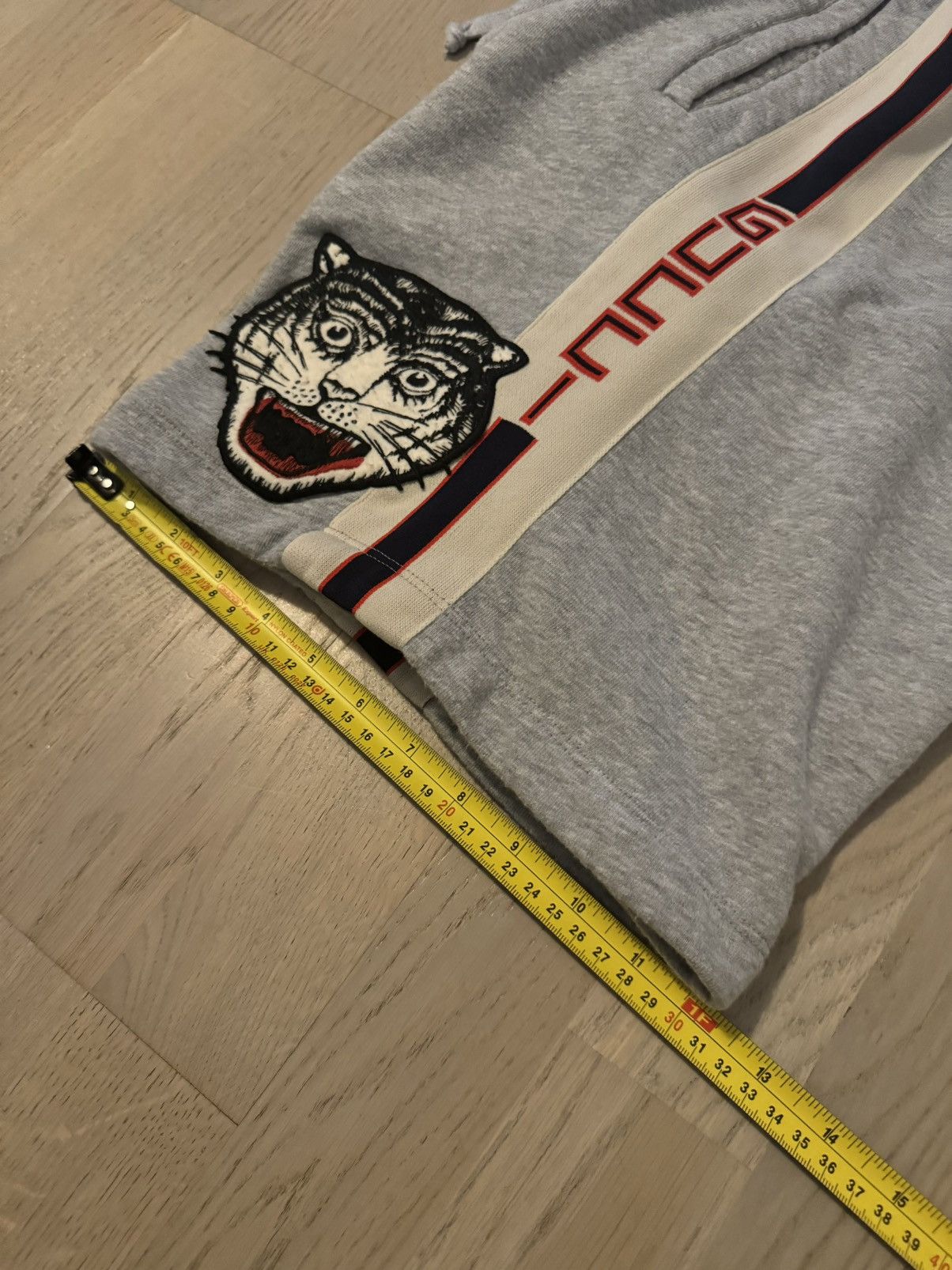 Gucci GUCCI SHORTS study REAL TAPE MEASUREMENTS IN PHOTOS Size US 31 - 7 Thumbnail