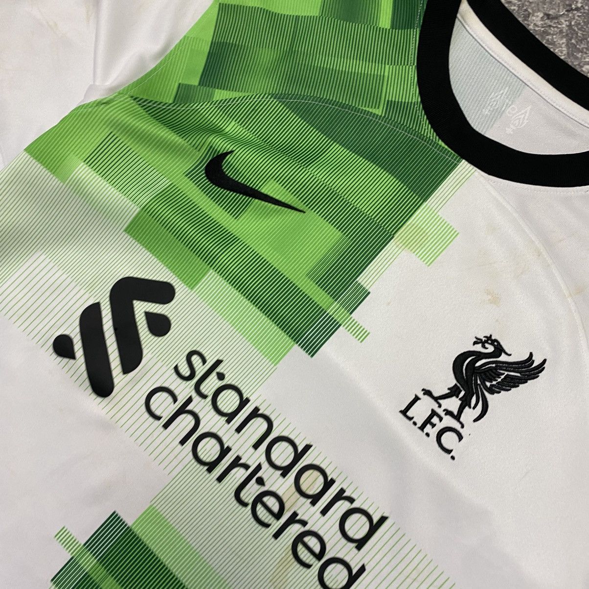 Nike Mens Nike Liverpool Small Logo 2023 soccer jersey Size US M / EU 48-50 / 2 - 3 Thumbnail