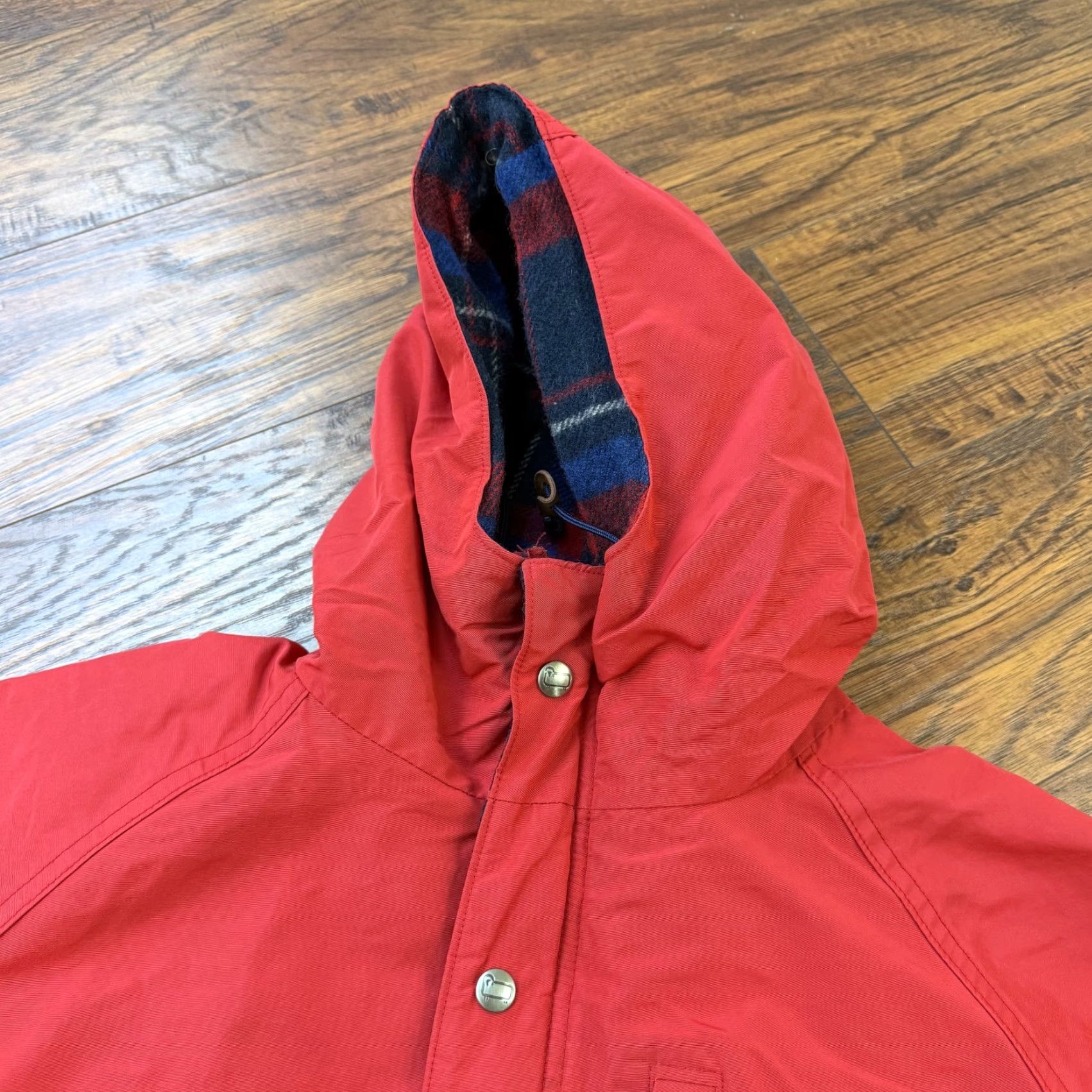 Vintage VINTAGE Woolrich Jacket Womens L Red Hooded Full Zip Pockets Wool Lined Woolrich Rain Coat Outdoor USA Red Woolrich Jacket Womens L Size L / US 10 / IT 46 - 2 Thumbnail