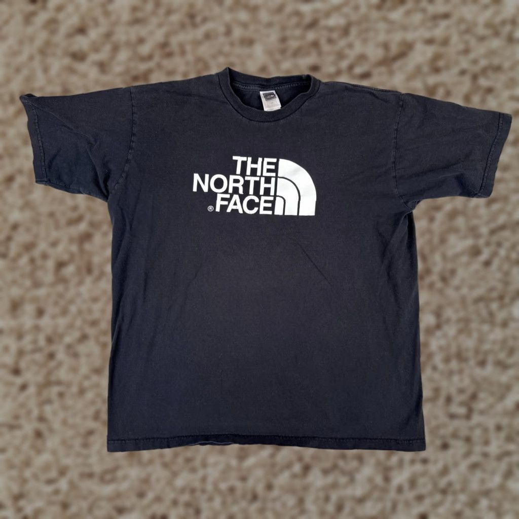 The North Face VINTAGE The North Face Shirt Men Large Black 100% Cotton Short Sleeve Crew Neck Faded Size US L / EU 52-54 / 3 - 1 Thumbnail