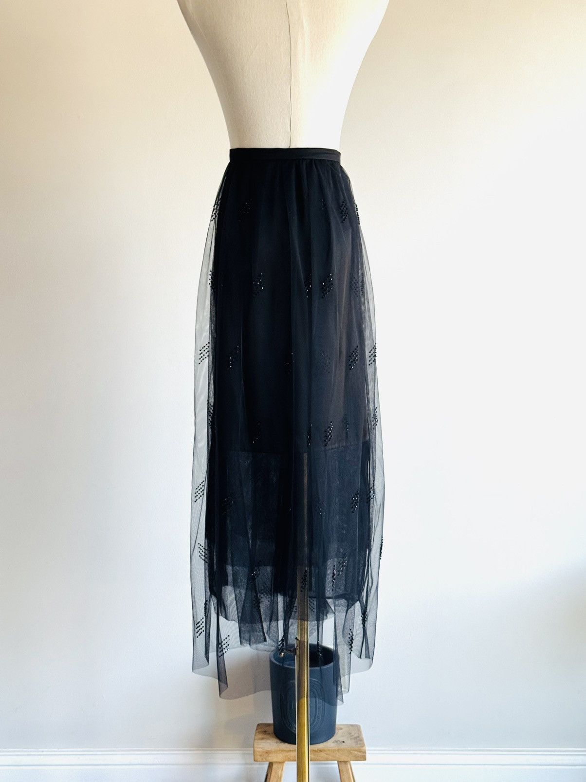 Brunello Cucinelli Brunello Cucinelli Layerd sheer tulle overlay beaded skirt 6 Size 28" / US 6 / IT 42 - 2 Thumbnail