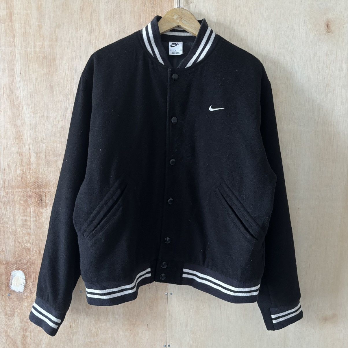 Nike Black and White Nike Varsity Jacket Size US L / EU 52-54 / 3 - 1 Thumbnail