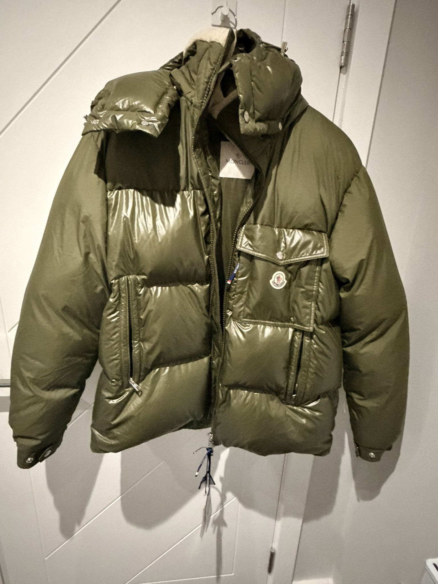 Moncler Bayuda Short Down Jacket Olive Multi Size US XL / EU 56 / 4 - 1 Thumbnail