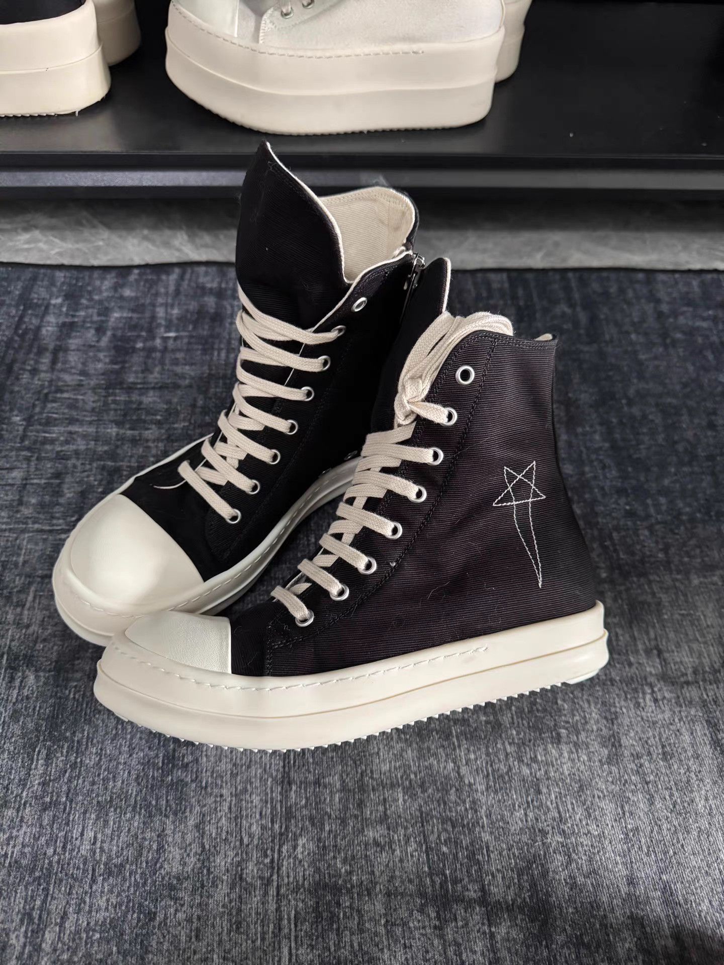 Rick Owens Brand New Rick Owens High-Top Converse Size US 7 / IT 37 - 1 Thumbnail