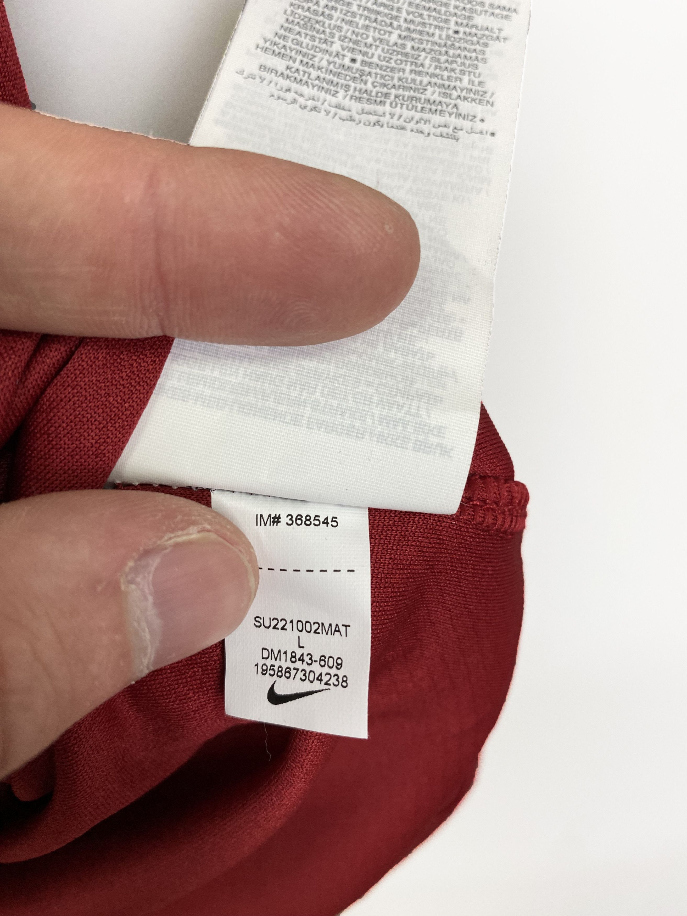 Nike LIVERPOOL 2022/23 Home Football Soccer Jersey Kit Nike Size US L / EU 52-54 / 3 - 10 Thumbnail