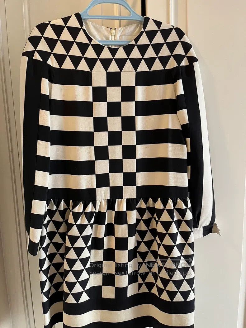 Valentino Valentino Classic dress Size M / US 6-8 / IT 42-44 - 1 Thumbnail