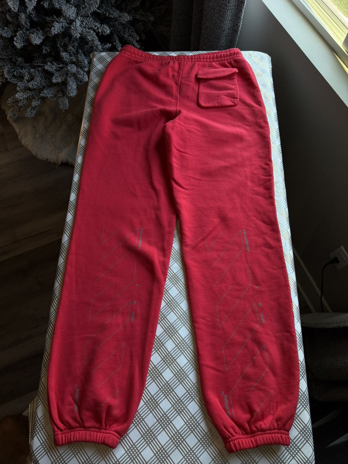 Off-White Off-White FW19/20 Red Sweatpants Size US 33 - 1 Thumbnail