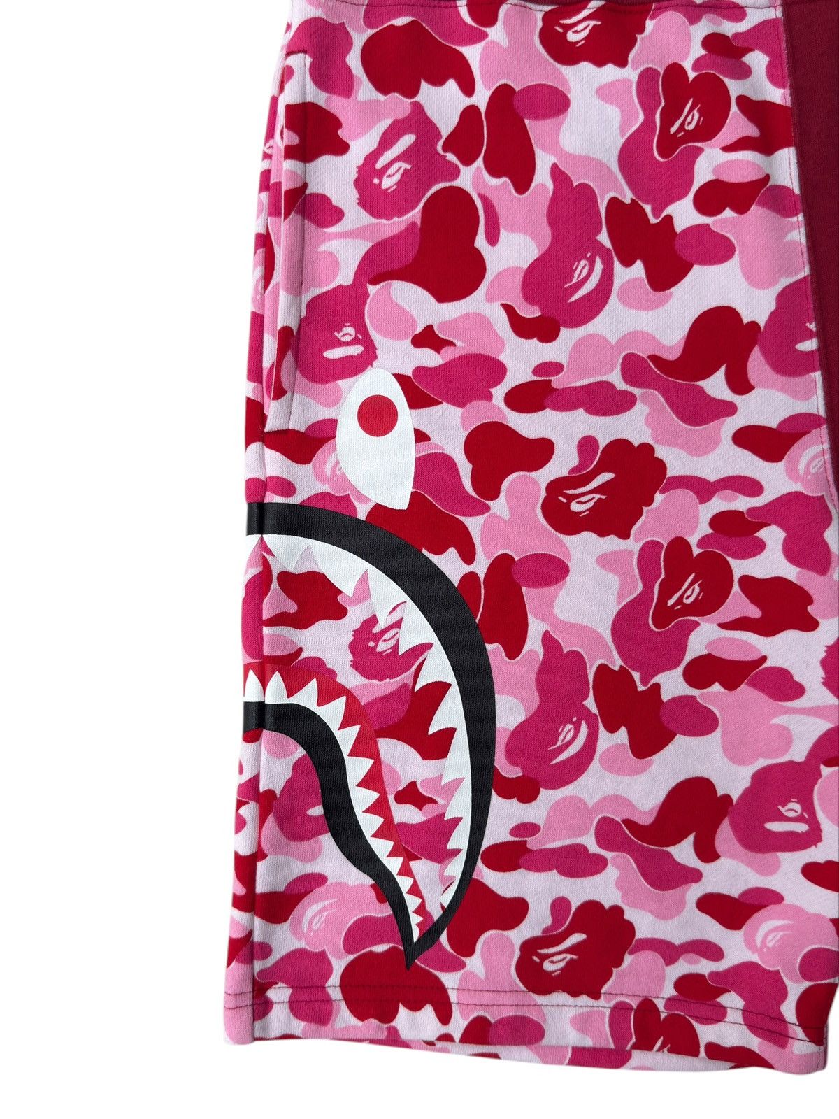 Bape BAPE ABC Split Camo Side Shark Sweat Shorts Red/Pink Size US 33 - 6 Thumbnail