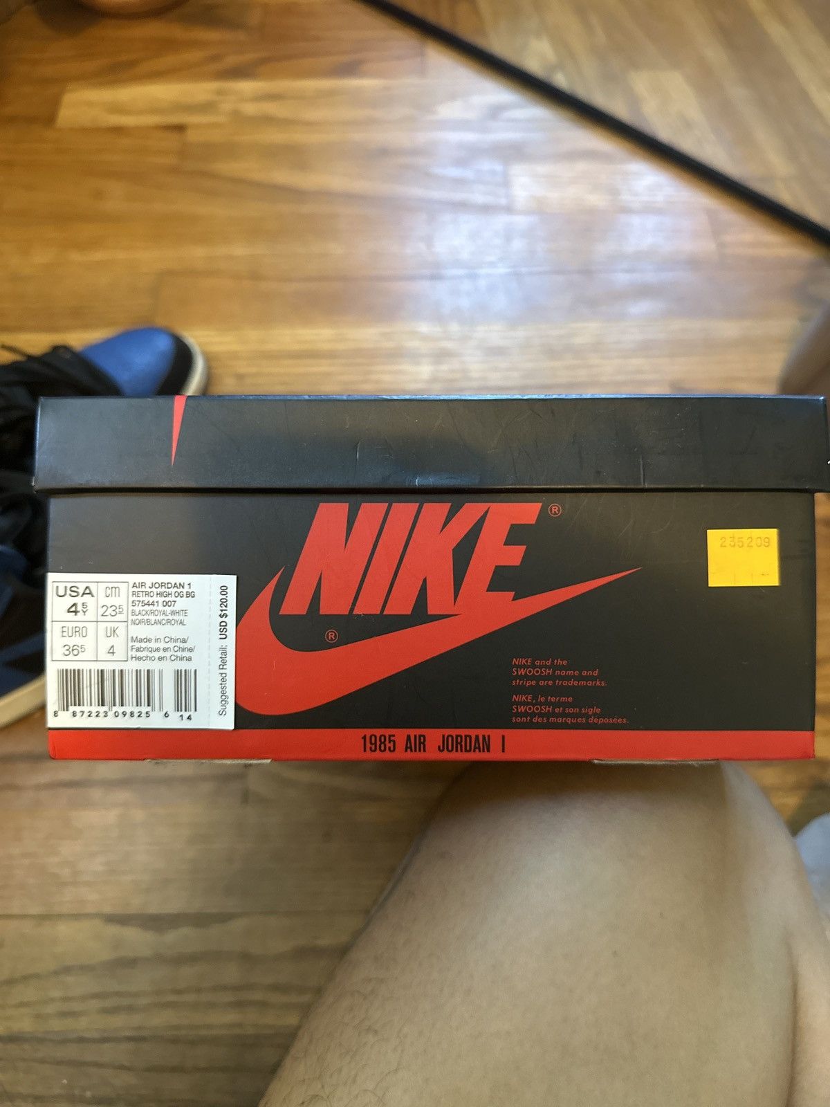 Jordan Brand Air Jordan 1 Retro High OG BG “Royal Blue” Size US 4.5 / IT 34.5 - 5 Thumbnail