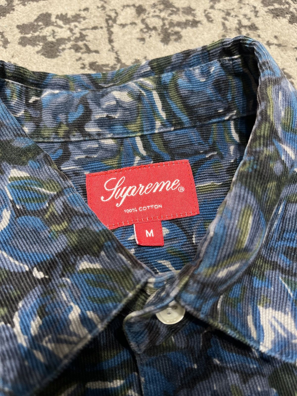Supreme FW18 Supreme Roses Corduroy L/S Button Up Shirt Size US M / EU 48-50 / 2 - 4 Thumbnail