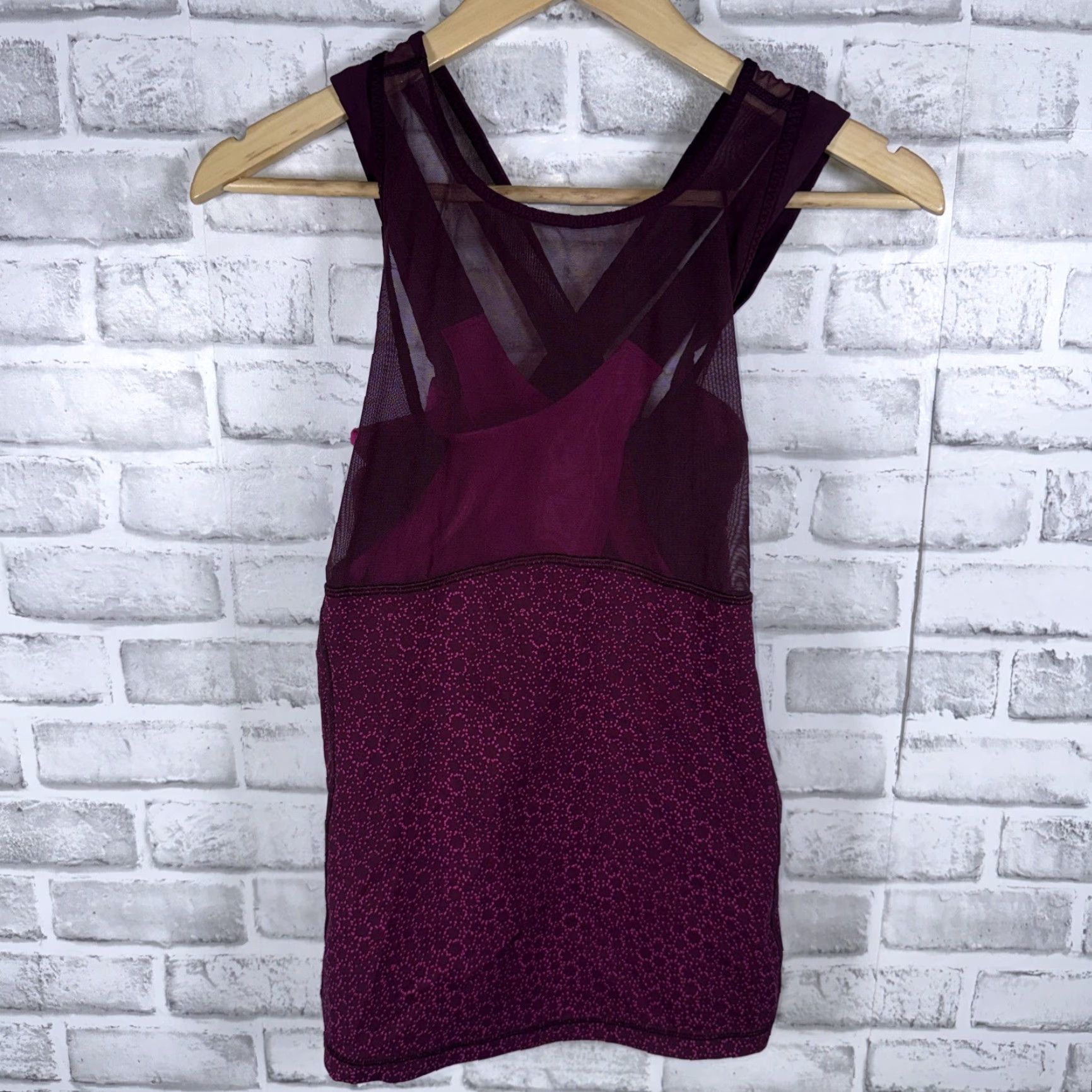Lululemon Lululemon Womens Athletic Purple Top Tank Size 8 Activewear Women's Shirt Purple 8 Ladies Athletic Fit Size M / US 6-8 / IT 42-44 - 2 Thumbnail