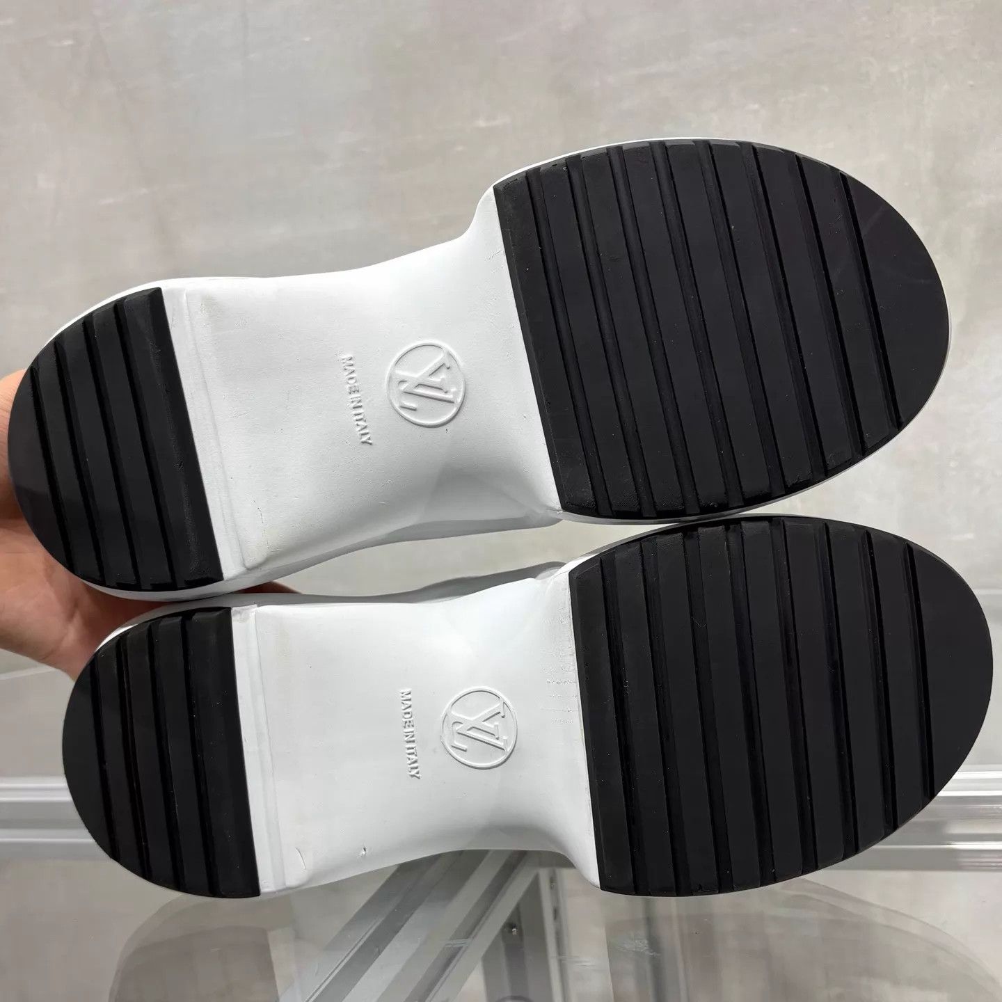 Louis Vuitton LV Black White Monogram Arch Dad Sneaker UK4/38 Size US 7.5 / IT 37.5 - 6 Thumbnail