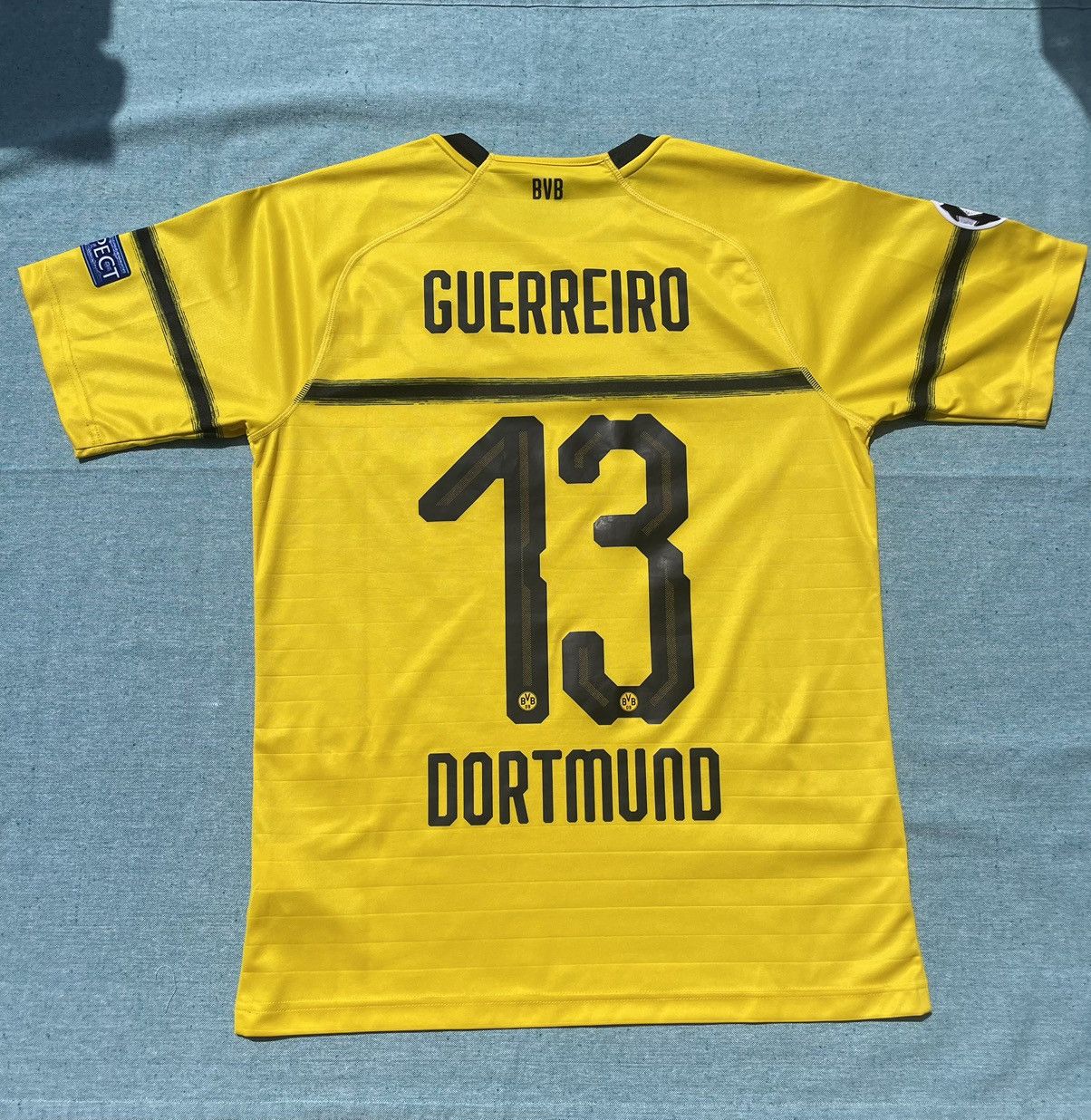 Puma Dortmund BvB 18/19 Third jersey. Guerreiro 13 Size US M / EU 48-50 / 2 - 1 Thumbnail
