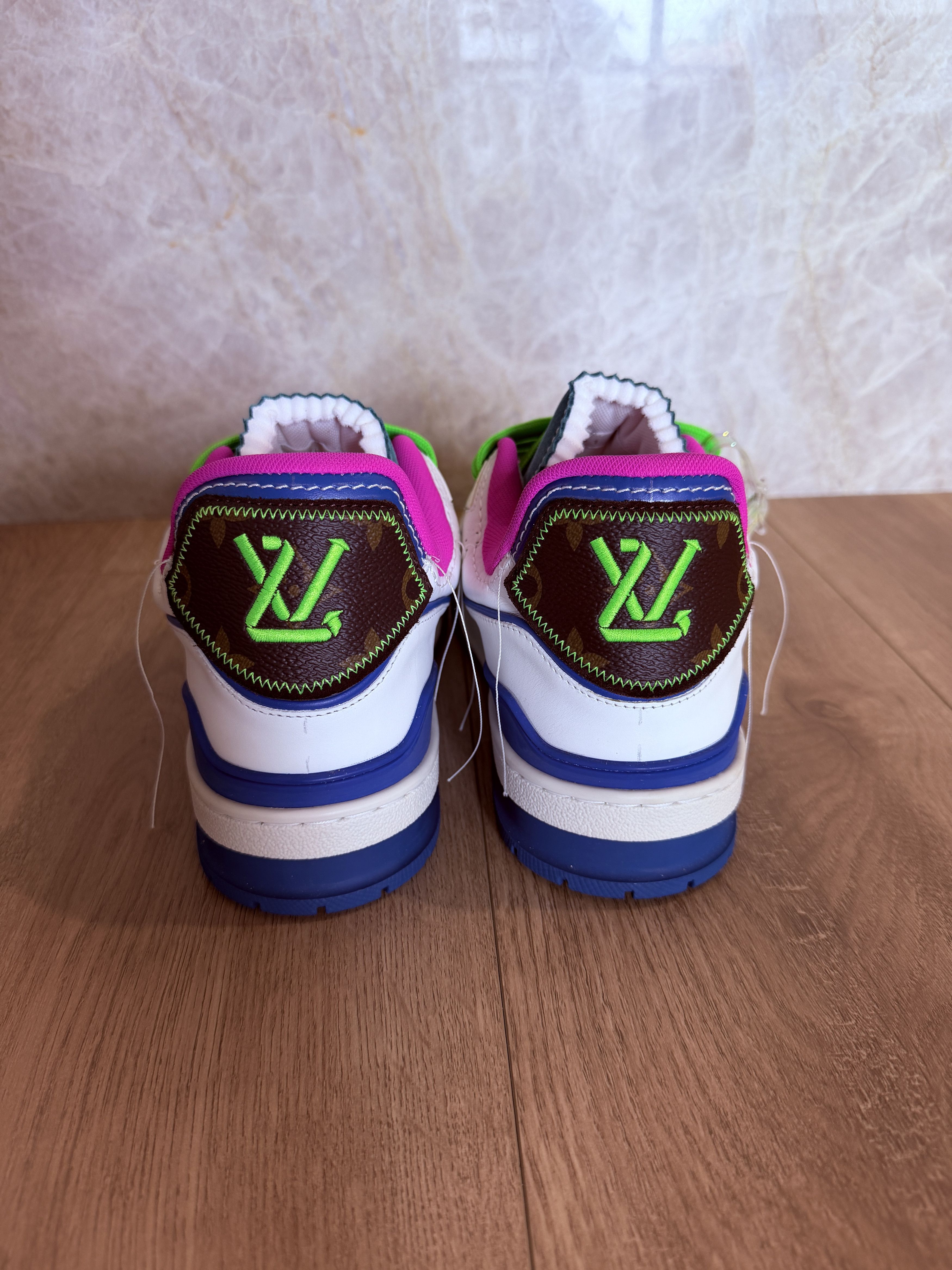 Louis Vuitton LOUIS VUITTON UPCYCLE TRAINER NEON VIRGIL Size US 8 / EU 41 - 7 Thumbnail