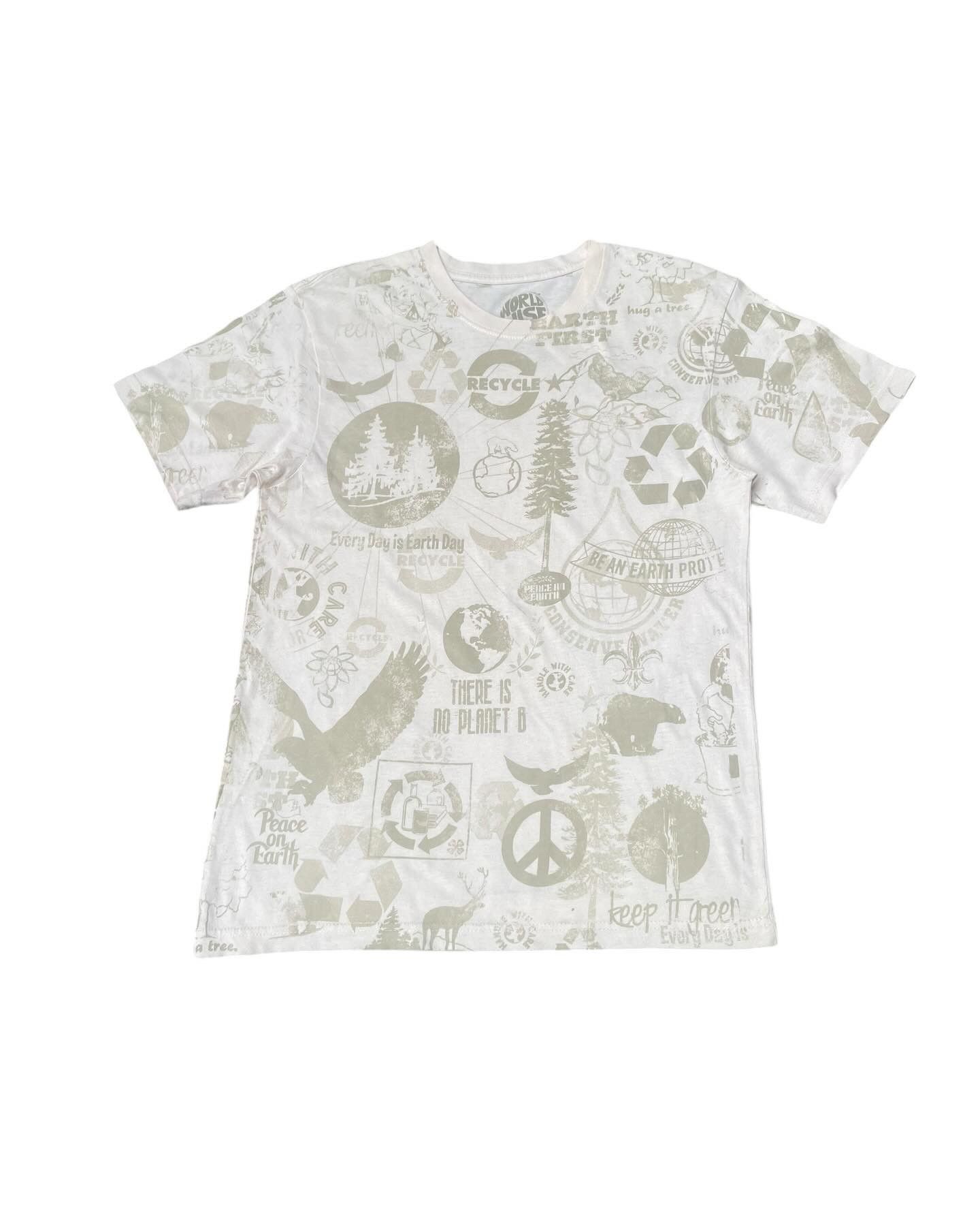 Designer AOP World Wise Save The Planet Tshirt Size US S / EU 44-46 / 1 - 1 Thumbnail