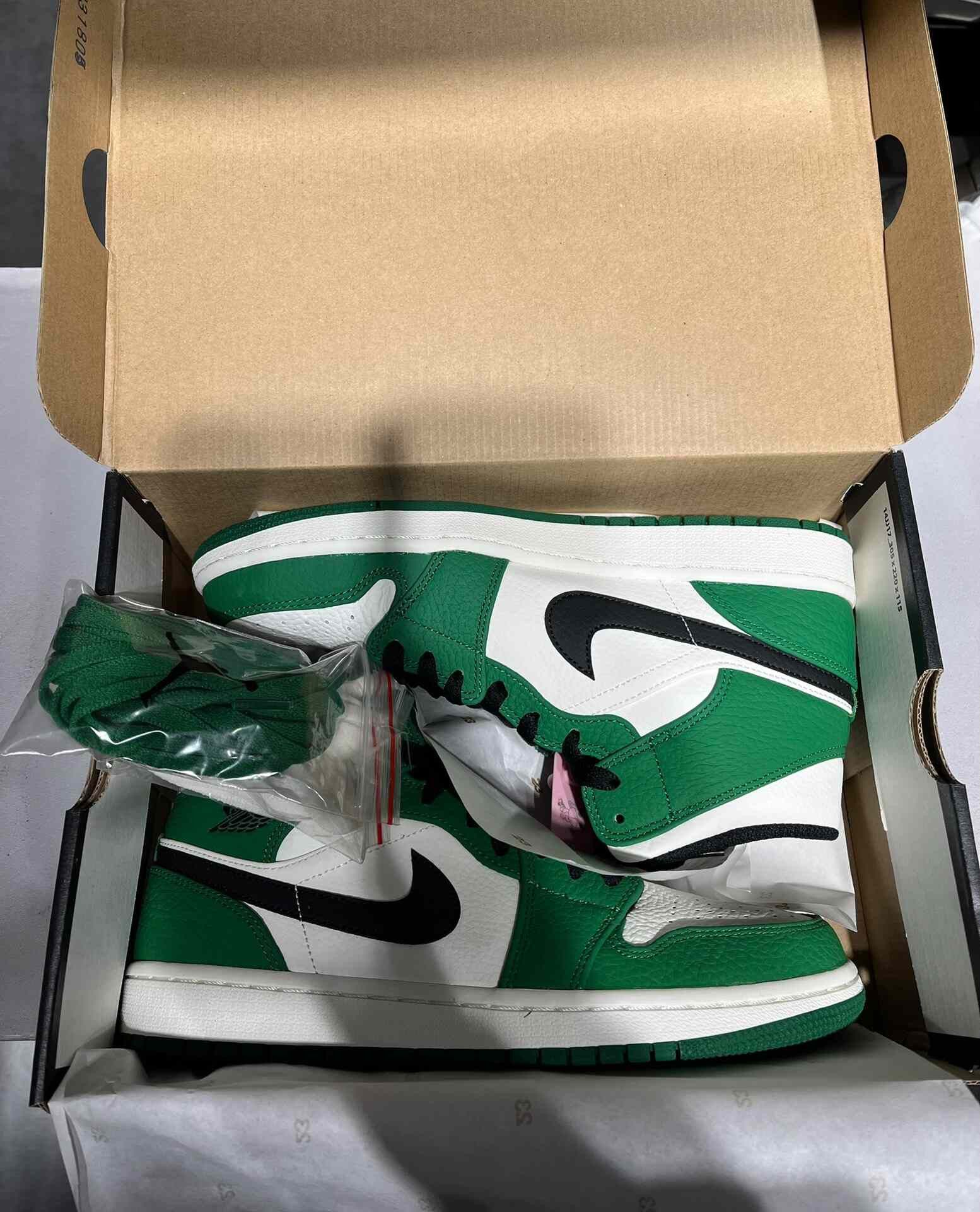 Nike Nike Green Lowtop Sneakers 42 Men Size US 9 / EU 42 - 1 Thumbnail