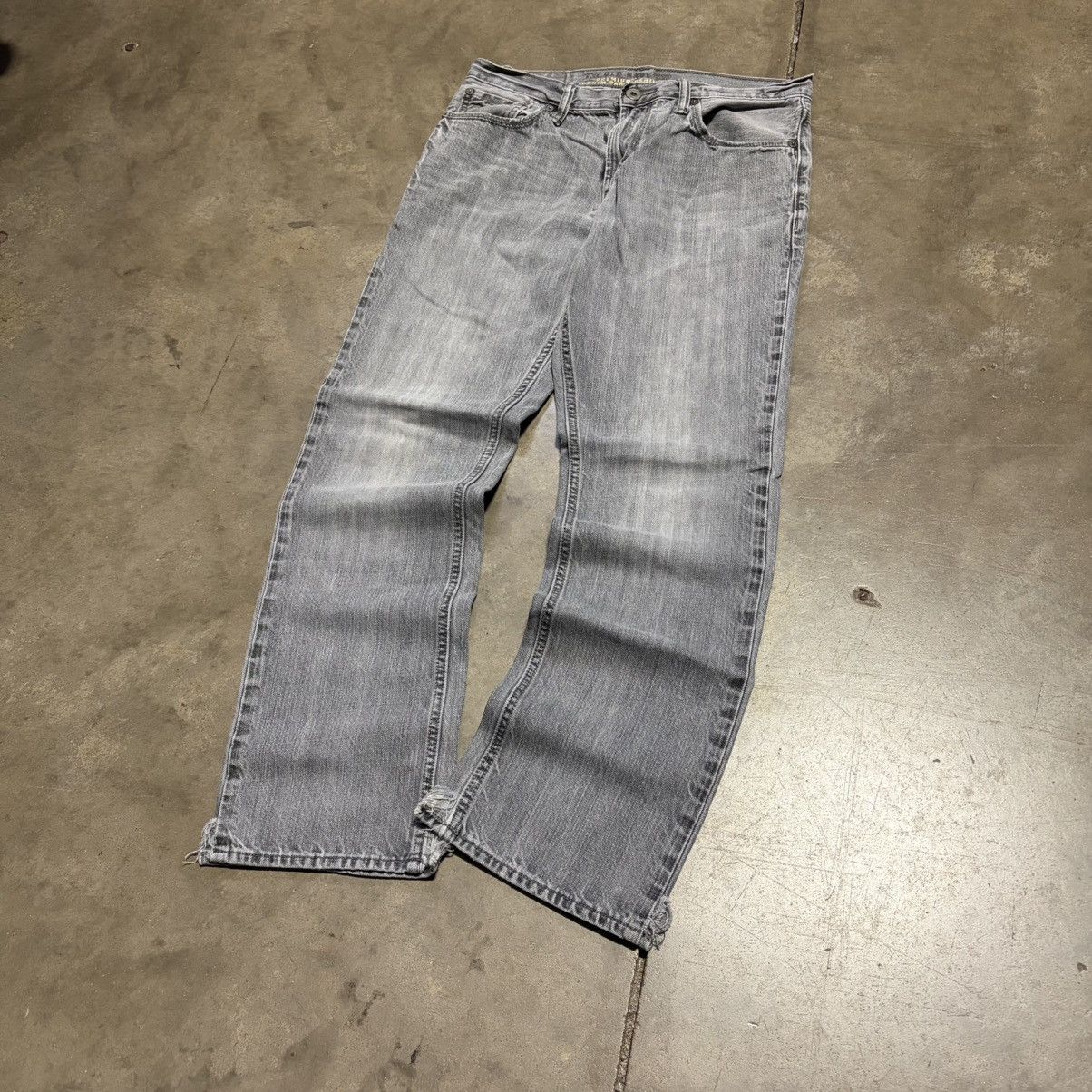 Old Navy Vintage Old Navy Straight Fit Relaxed Jeans Faded Distressed Size US 32 / EU 48 - 2 Thumbnail
